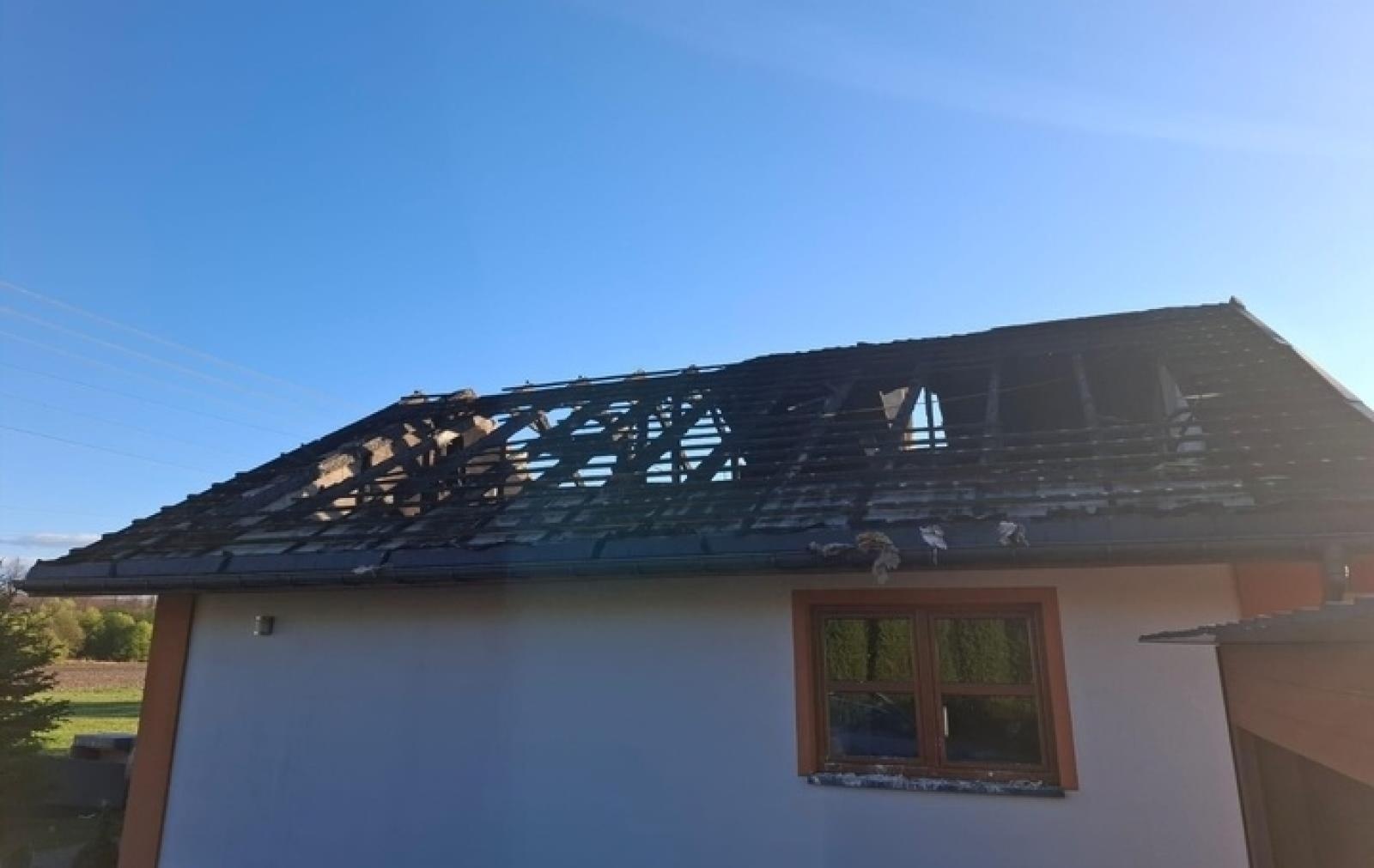 Zdjęcie w galerii na portalu naszwodzislaw.com: Stracili wszystko, zanim zdążyli zamieszkać. Pomoc dla pogorzelców wiadomości z regionu