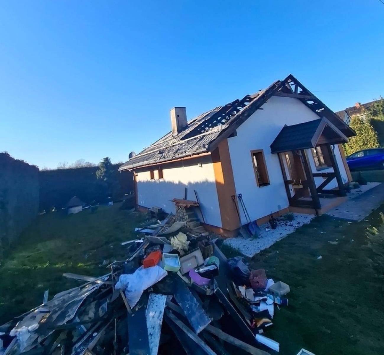 Zdjęcie w galerii na portalu naszwodzislaw.com: Stracili wszystko, zanim zdążyli zamieszkać. Pomoc dla pogorzelców wiadomości z regionu