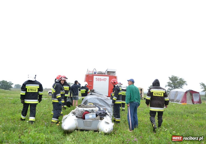 Zdjęcie w galerii na portalu naszwodzislaw.com: Odra zaskoczyła wędkarzy z Kokoszyc wiadomości z regionu