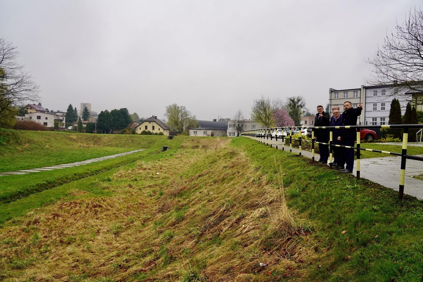 Zdjęcie w galerii na portalu naszwodzislaw.com: Od ochrony środowiska po zarządzanie kryzysowe. Ważna wizyta w Rydułtowach [FOTO] wiadomości z regionu