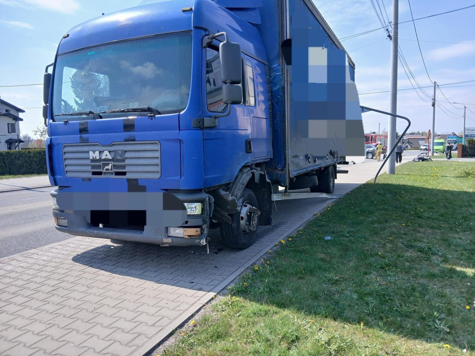 Zdjęcie w galerii na portalu naszwodzislaw.com: Zaśnięcie za kierownicą doprowadziło do zderzenia. Groźne zdarzenie w Mszanie wiadomości z regionu