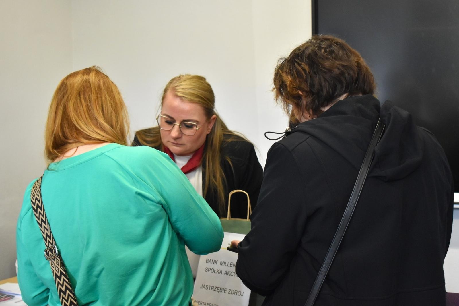 Zdjęcie w galerii na portalu naszwodzislaw.com: Targi Pracy i Edukacji w Wodzisławiu Śląskim. Setki ofert i możliwości rozwoju [FOTO] wiadomości z regionu