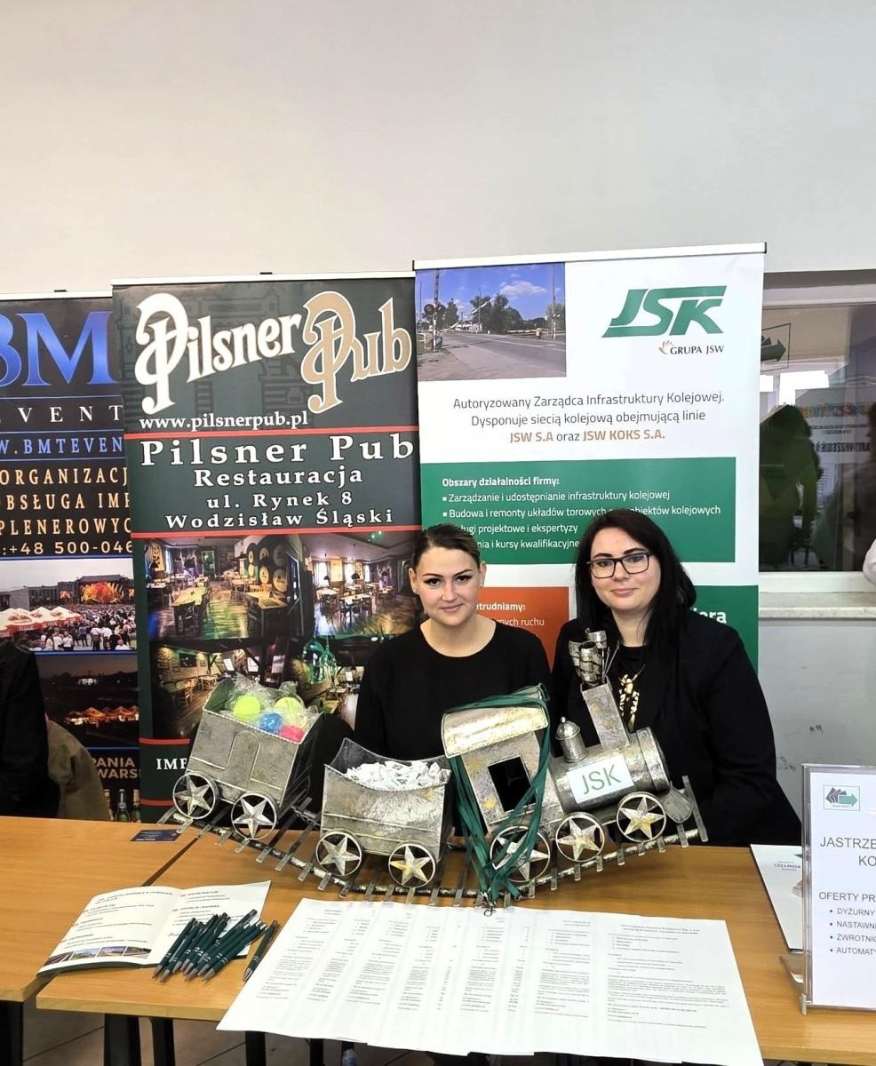 Zdjęcie w galerii na portalu naszwodzislaw.com: Targi Pracy i Edukacji w Wodzisławiu Śląskim. Setki ofert i możliwości rozwoju [FOTO] wiadomości z regionu