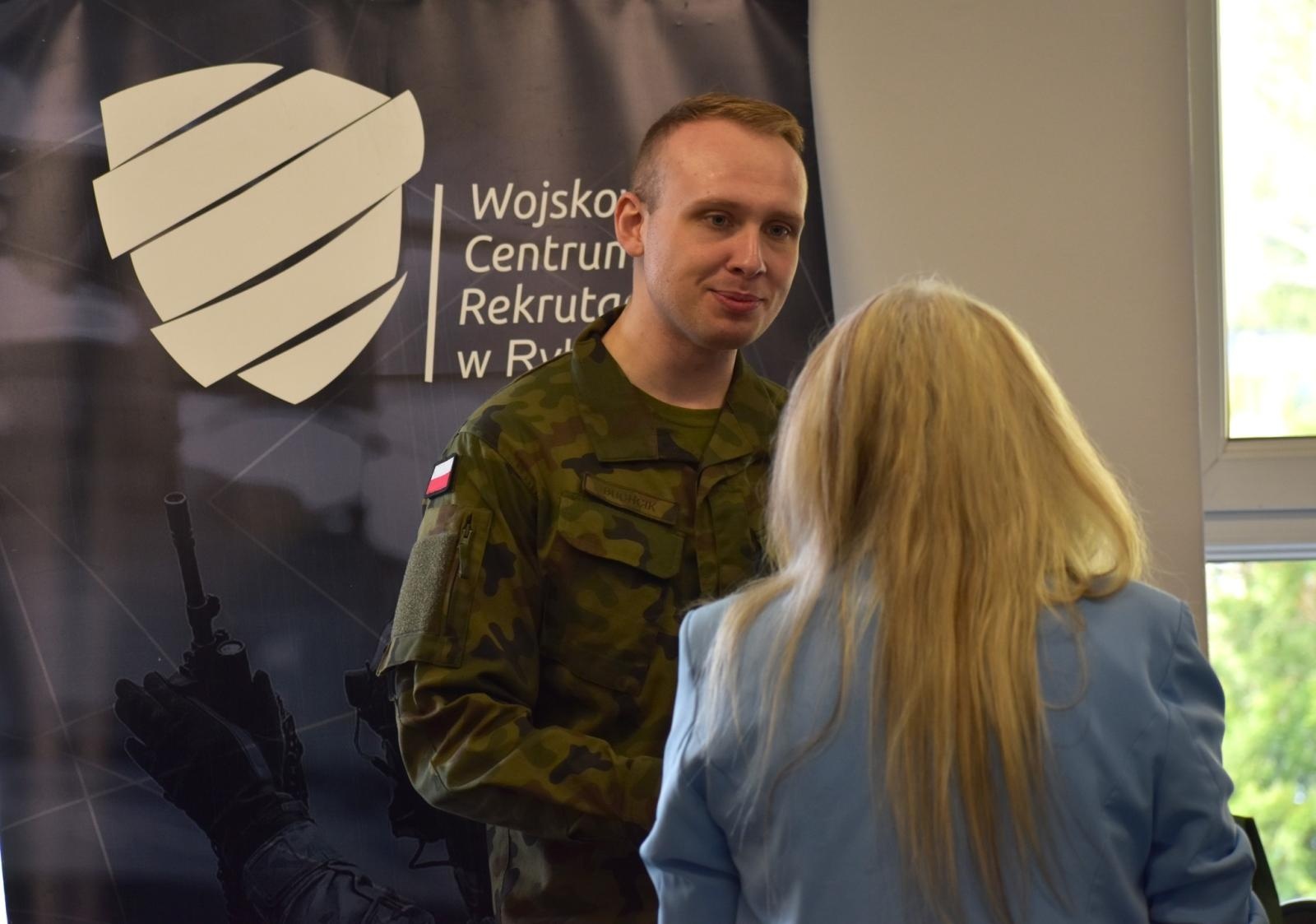 Zdjęcie w galerii na portalu naszwodzislaw.com: Targi Pracy i Edukacji w Wodzisławiu Śląskim. Setki ofert i możliwości rozwoju [FOTO] wiadomości z regionu