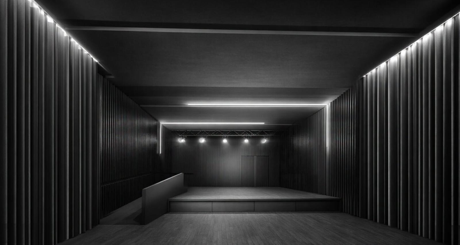 Zdjęcie w galerii na portalu naszwodzislaw.com: Radni zdecydują o finansowaniu remontu sali klubowej w WCK wiadomości z regionu