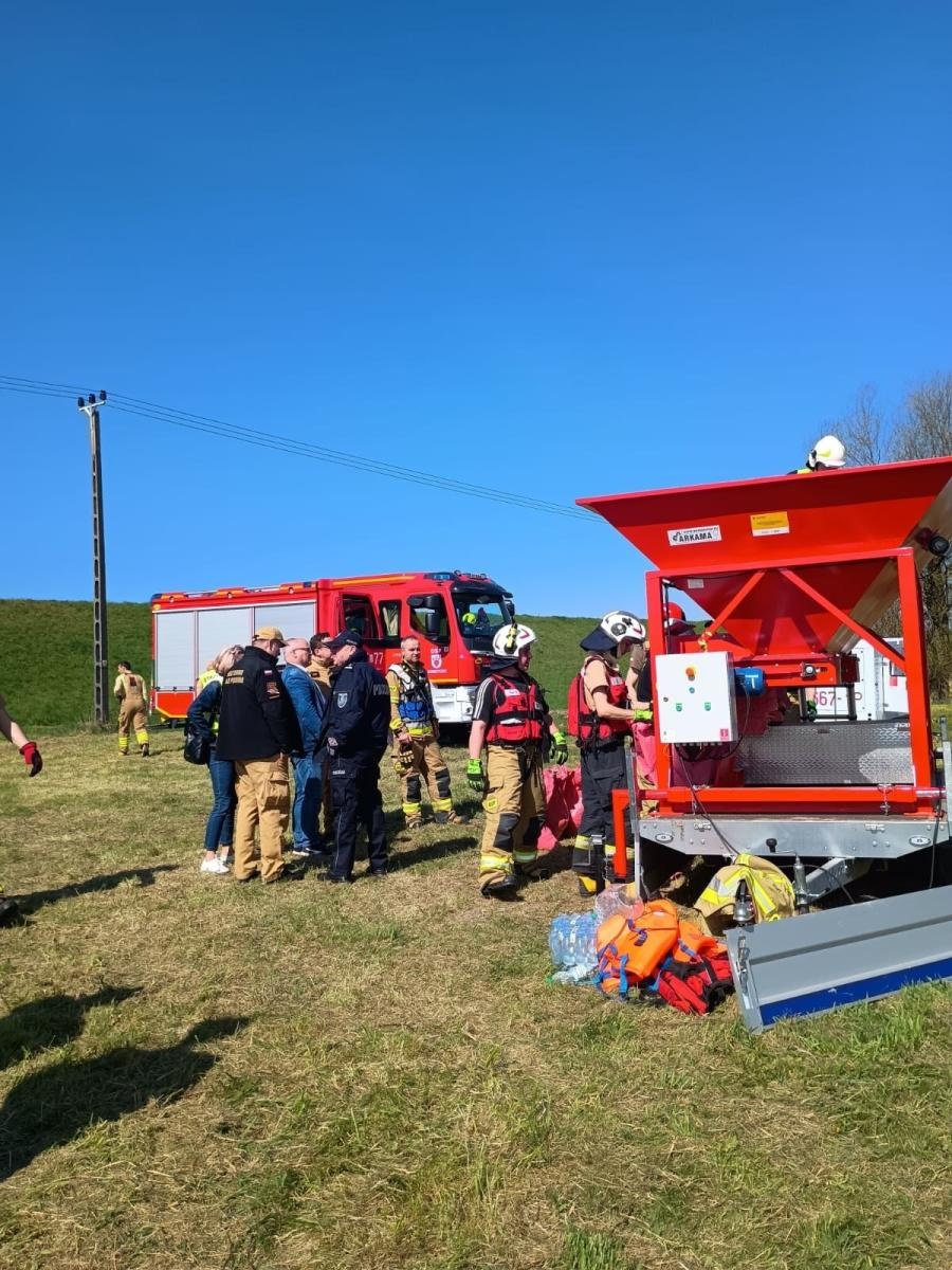 Zdjęcie w galerii na portalu naszwodzislaw.com: Ćwiczenia przeciwpowodziowe w Olzie. Służby sprawdziły gotowość do działania wiadomości z regionu