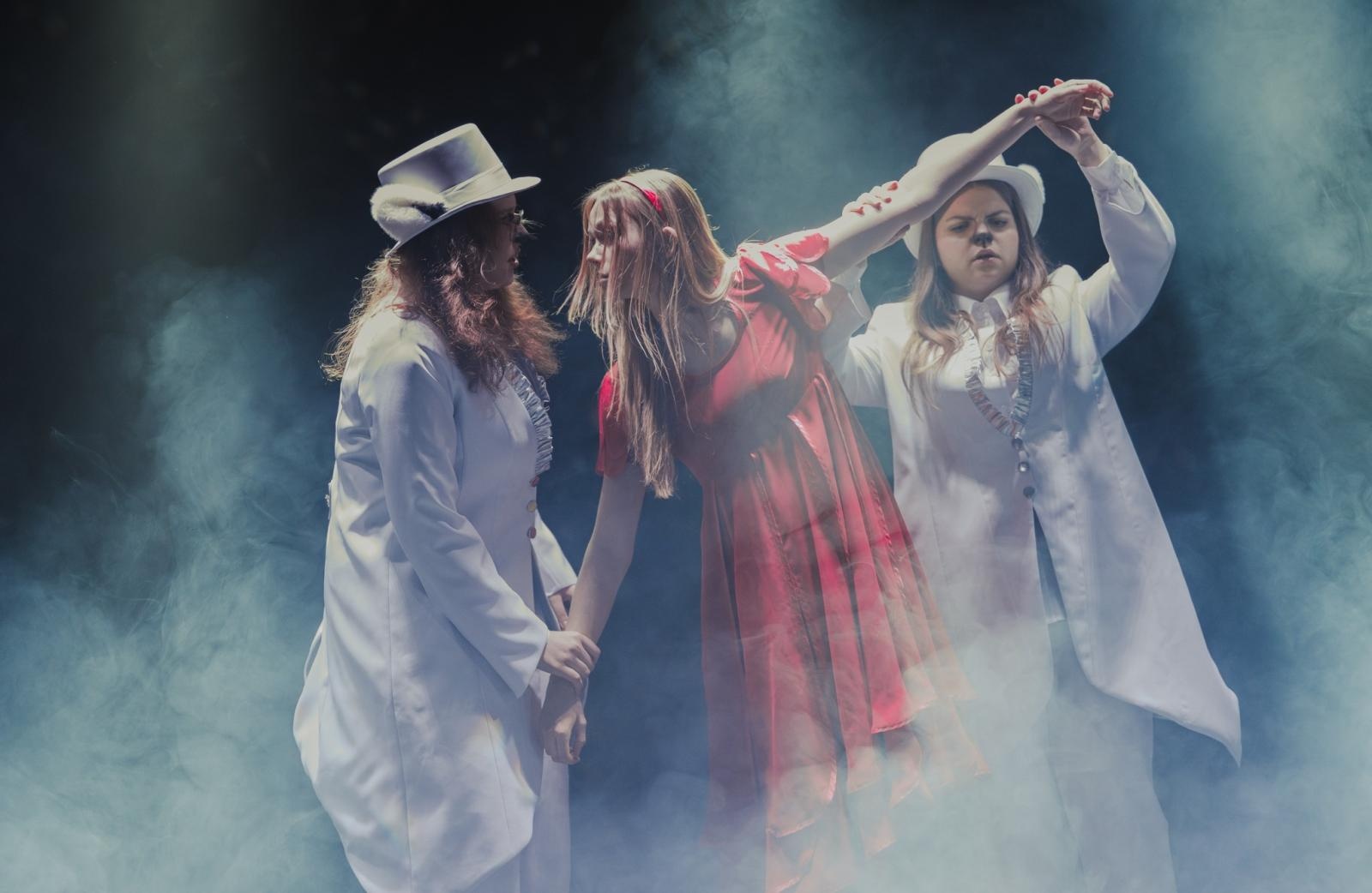 Zdjęcie w galerii na portalu naszwodzislaw.com: Baśniowe spotkanie z teatrem w WCK - Calineczka dla szkół i przedszkoli wiadomości z regionu