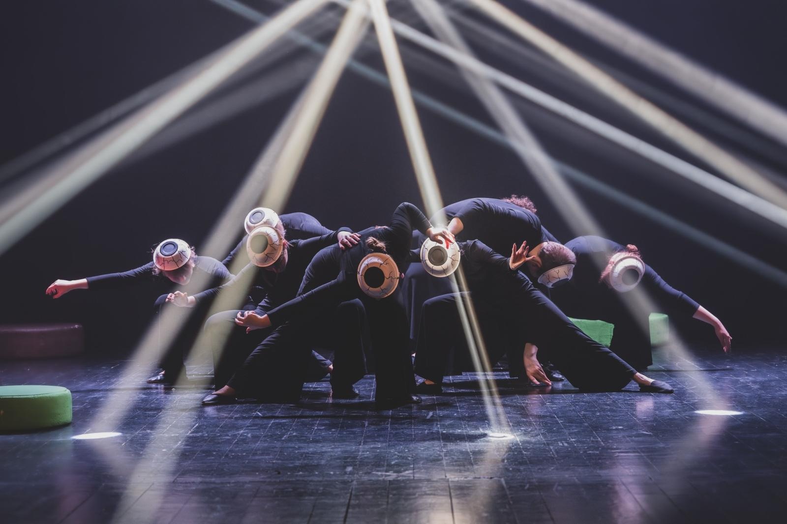 Zdjęcie w galerii na portalu naszwodzislaw.com: Baśniowe spotkanie z teatrem w WCK - Calineczka dla szkół i przedszkoli wiadomości z regionu