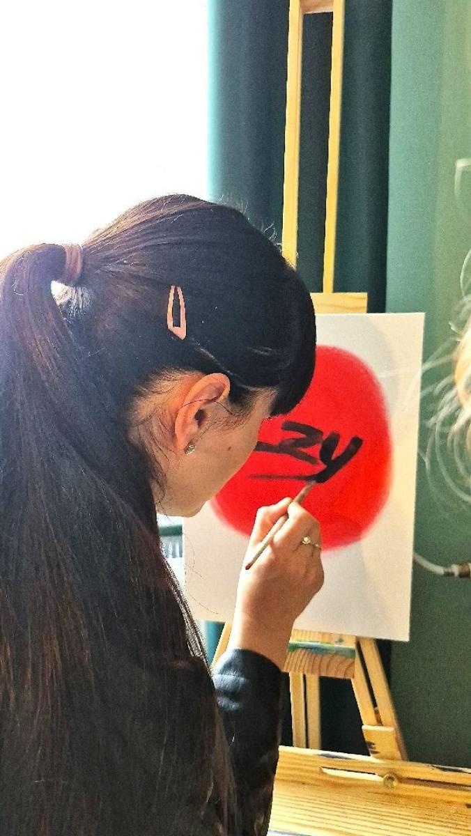 Zdjęcie w galerii na portalu naszwodzislaw.com: Muzyka, emocje i ważne przesłanie. Artyści Łez odwiedzili rodzinę zastępczą wiadomości z regionu