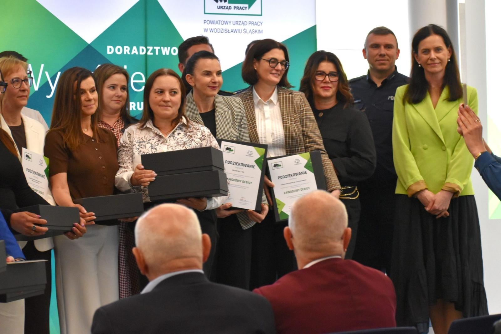 Zdjęcie w galerii na portalu naszwodzislaw.com: Młodzi na starcie kariery. Podsumowano IV edycję Zawodowego Debiutu wiadomości z regionu