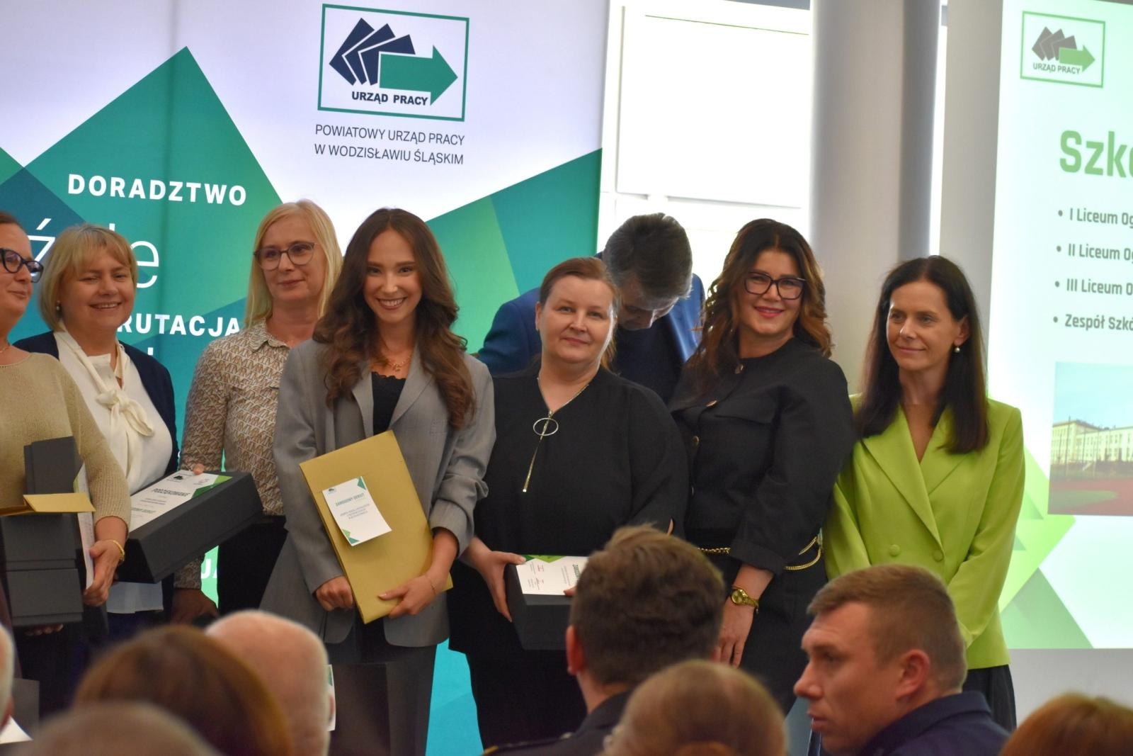 Zdjęcie w galerii na portalu naszwodzislaw.com: Młodzi na starcie kariery. Podsumowano IV edycję Zawodowego Debiutu wiadomości z regionu