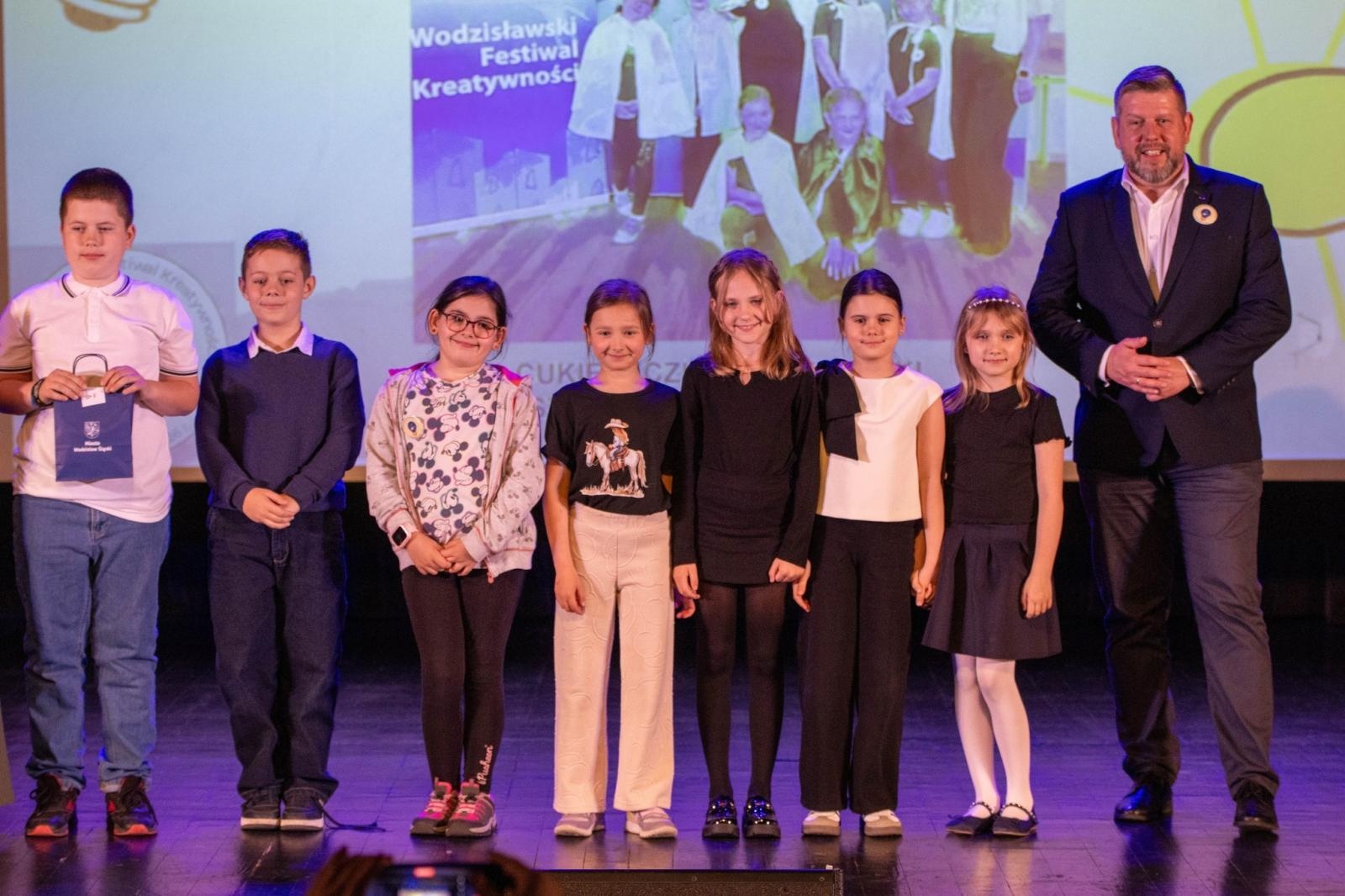 Zdjęcie w galerii na portalu naszwodzislaw.com: Kreatywność bez granic. Znamy zwycięzców jubileuszowego festiwalu w Wodzisławiu wiadomości z regionu