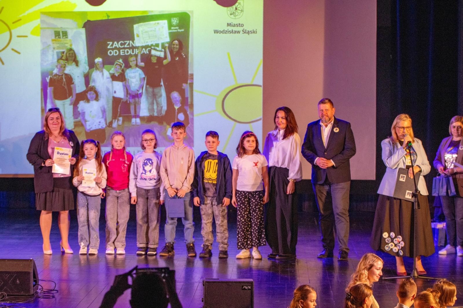 Zdjęcie w galerii na portalu naszwodzislaw.com: Kreatywność bez granic. Znamy zwycięzców jubileuszowego festiwalu w Wodzisławiu wiadomości z regionu