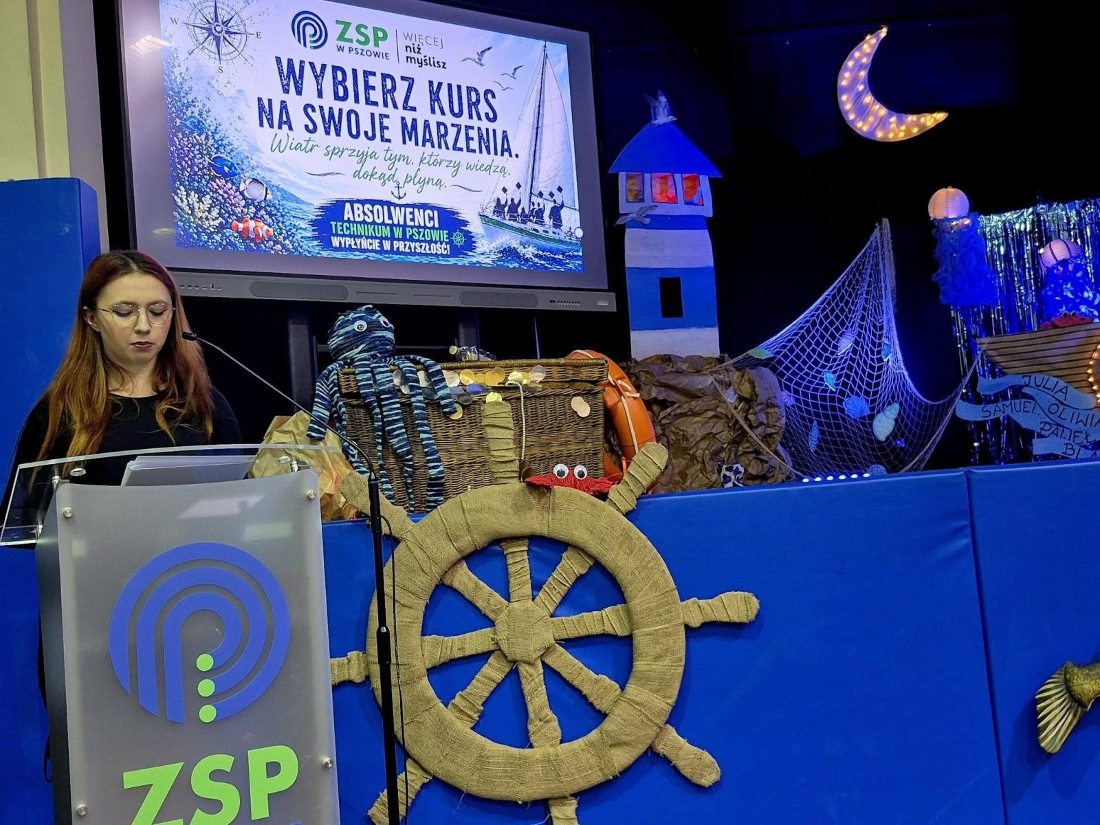 Zdjęcie w galerii na portalu naszwodzislaw.com: Wybierz kurs na marzenia. Maturzyści z Pszowa żegnają szkołę wiadomości z regionu