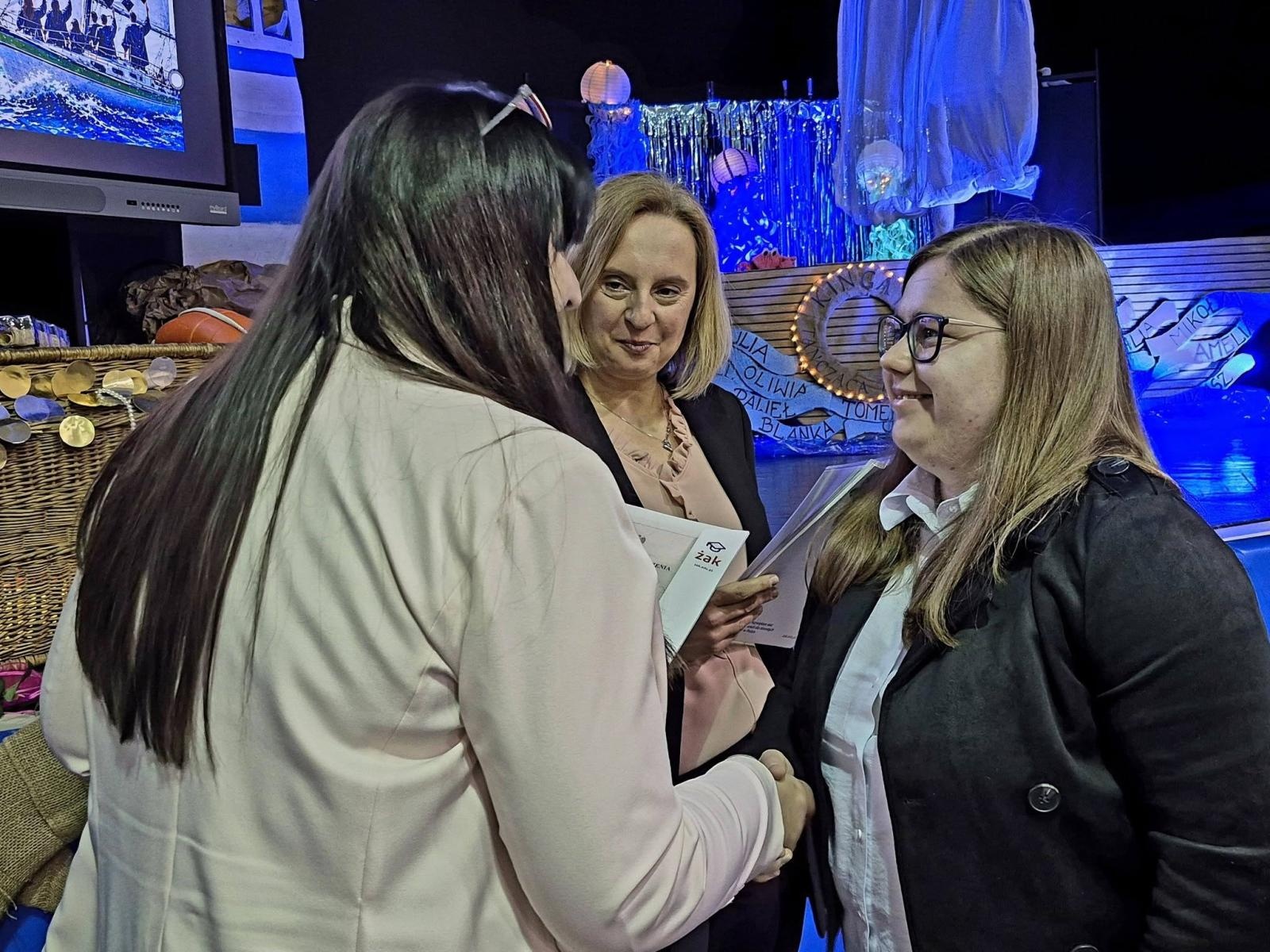 Zdjęcie w galerii na portalu naszwodzislaw.com: Wybierz kurs na marzenia. Maturzyści z Pszowa żegnają szkołę wiadomości z regionu