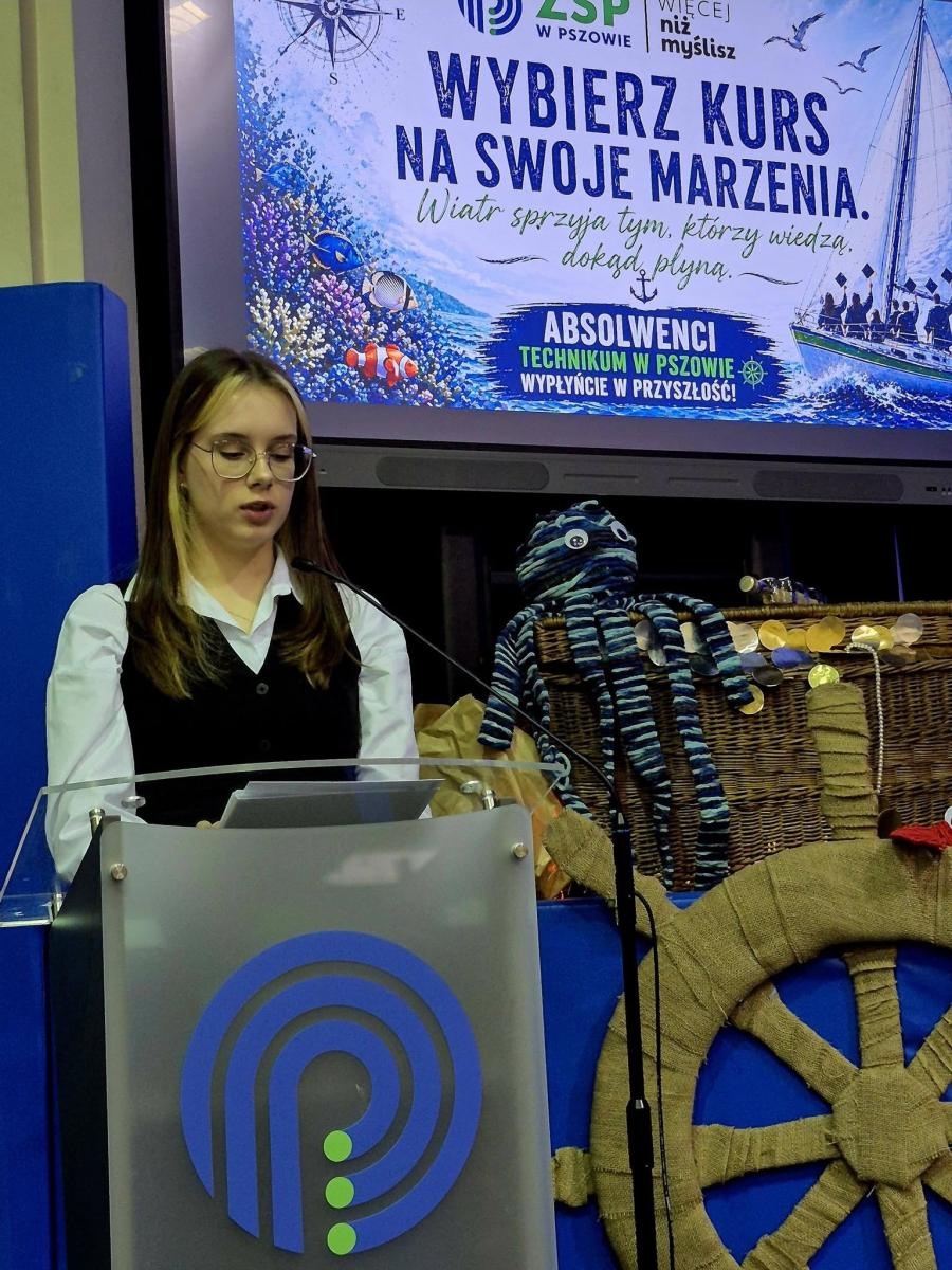 Zdjęcie w galerii na portalu naszwodzislaw.com: Wybierz kurs na marzenia. Maturzyści z Pszowa żegnają szkołę wiadomości z regionu