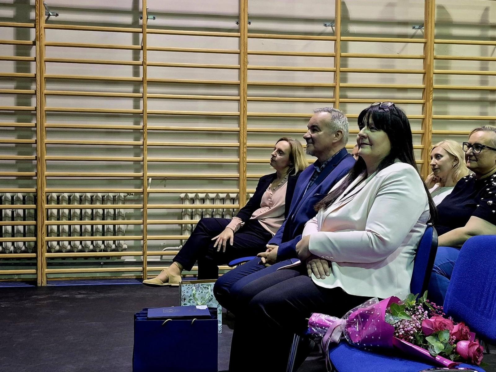 Zdjęcie w galerii na portalu naszwodzislaw.com: Wybierz kurs na marzenia. Maturzyści z Pszowa żegnają szkołę wiadomości z regionu