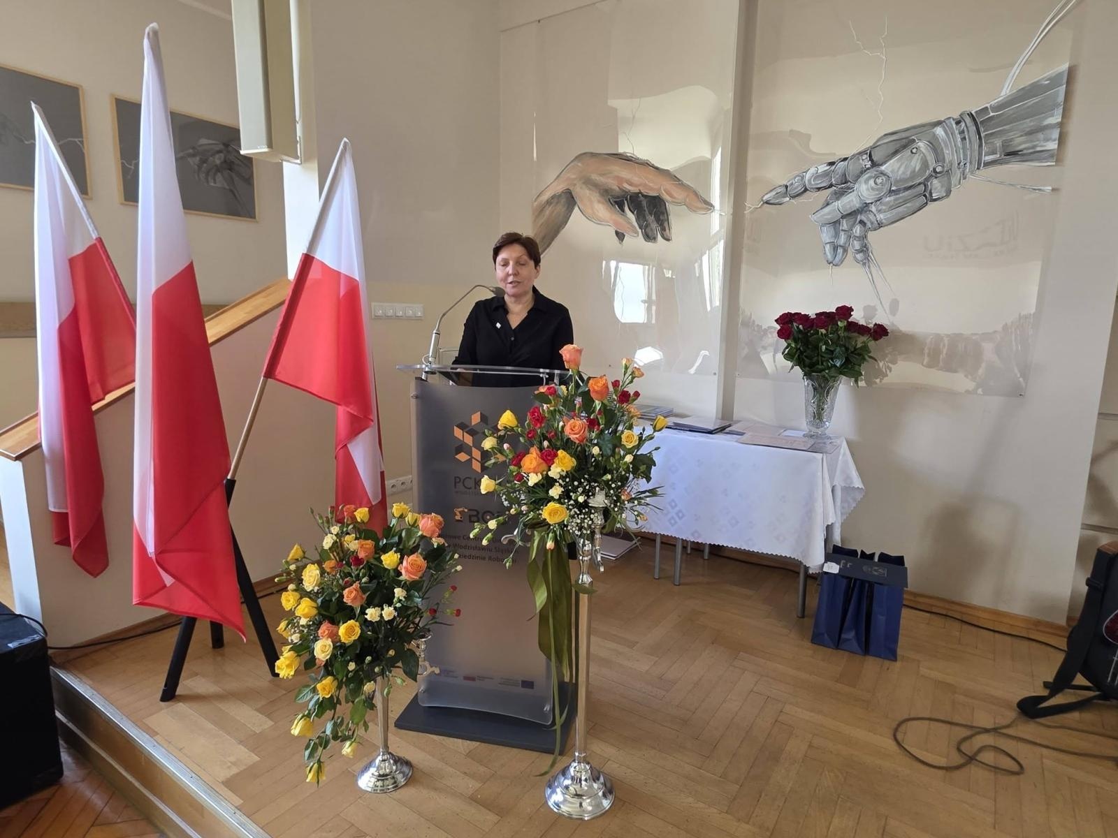 Zdjęcie w galerii na portalu naszwodzislaw.com: Przyszłość należy do tych, którzy wierzą w marzenia. Pożegnanie maturzystów w PCKZiU wiadomości z regionu