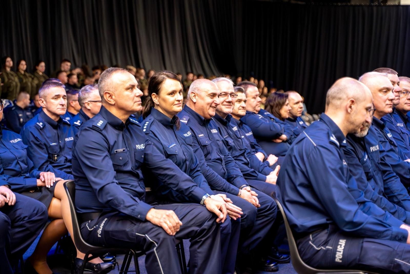 Zdjęcie w galerii na portalu naszwodzislaw.com: Znamy już najlepszego policjanta śląskiej drogówki wiadomości z regionu
