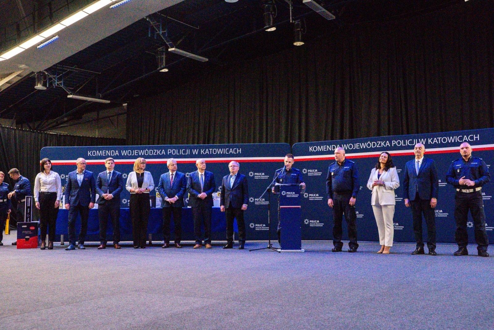 Zdjęcie w galerii na portalu naszwodzislaw.com: Znamy już najlepszego policjanta śląskiej drogówki wiadomości z regionu