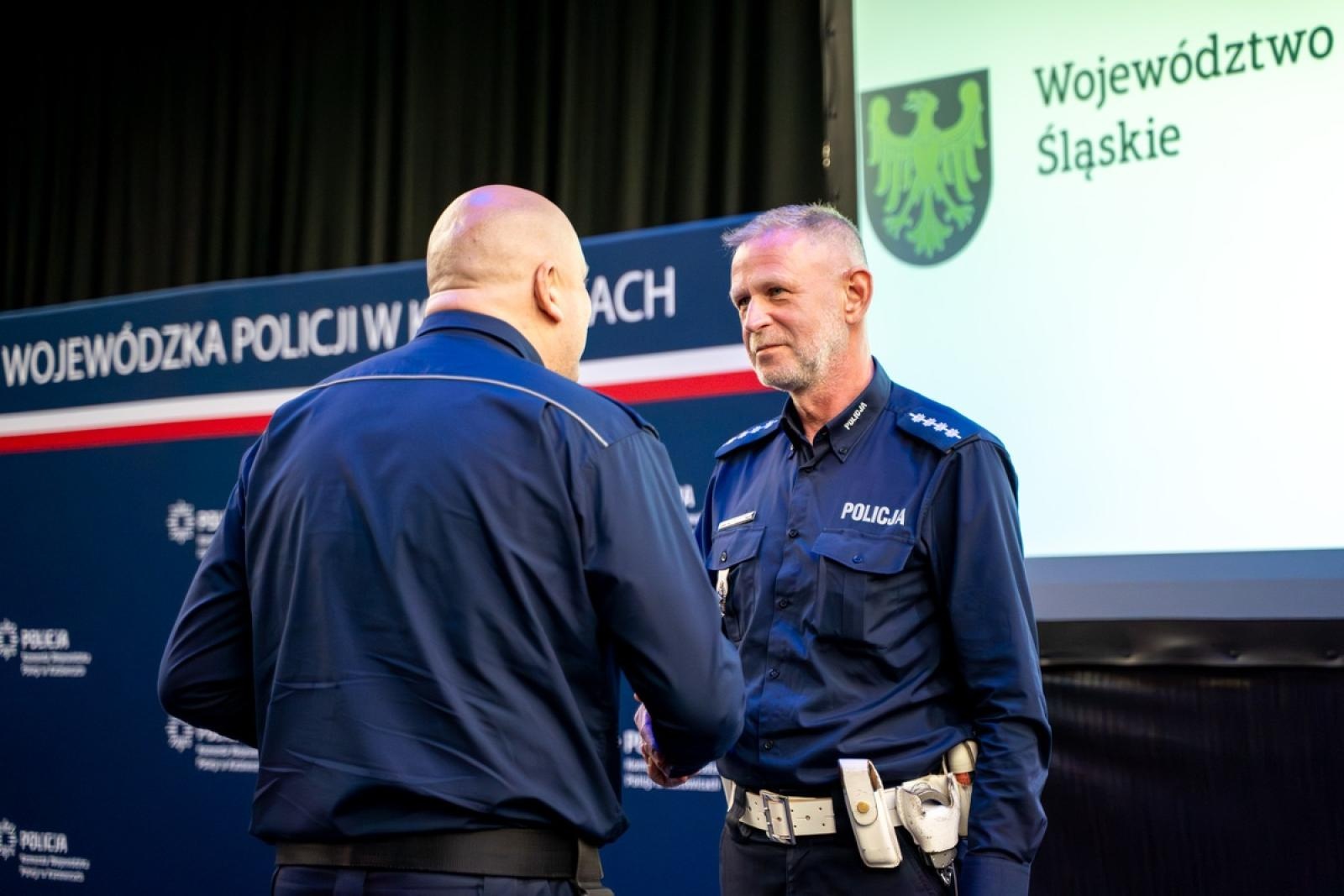 Zdjęcie w galerii na portalu naszwodzislaw.com: Znamy już najlepszego policjanta śląskiej drogówki wiadomości z regionu