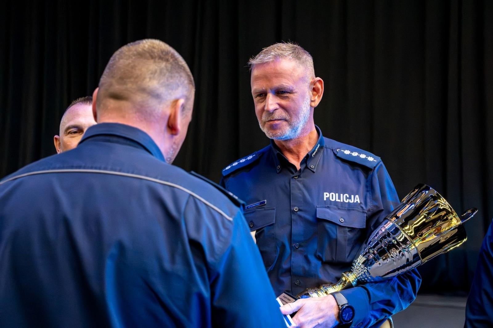 Zdjęcie w galerii na portalu naszwodzislaw.com: Znamy już najlepszego policjanta śląskiej drogówki wiadomości z regionu