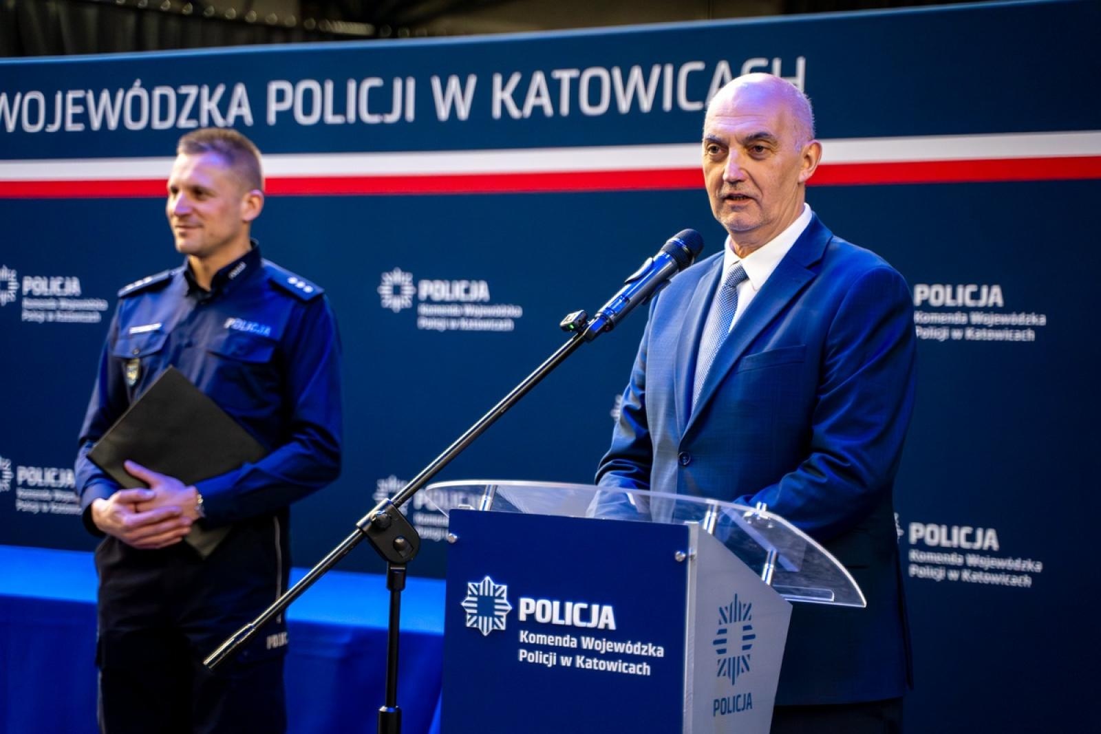 Zdjęcie w galerii na portalu naszwodzislaw.com: Znamy już najlepszego policjanta śląskiej drogówki wiadomości z regionu