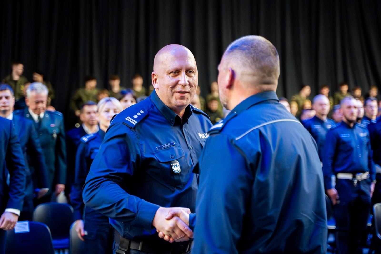 Zdjęcie w galerii na portalu naszwodzislaw.com: Znamy już najlepszego policjanta śląskiej drogówki wiadomości z regionu