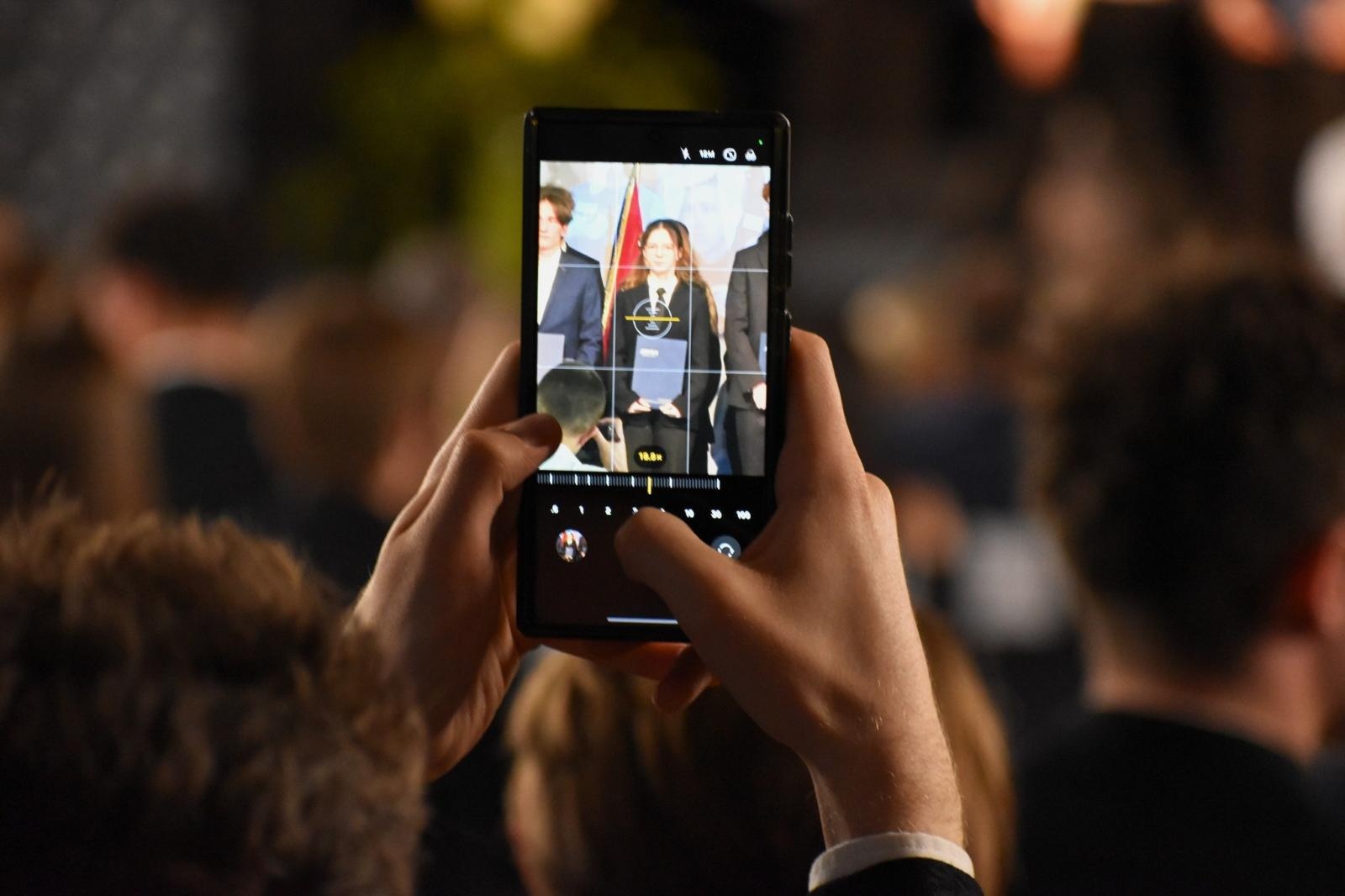 Zdjęcie w galerii na portalu naszwodzislaw.com: Koniec jednego rozdziału. Maturzyści I LO w Wodzisławiu żegnają szkołę wiadomości z regionu