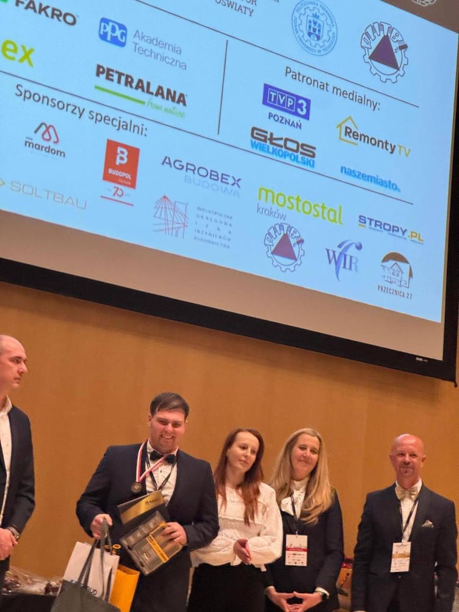 Zdjęcie w galerii na portalu naszwodzislaw.com: Sześciu laureatów i podium w Polsce. ZST Wodzisław Śląski błyszczy w Poznaniu wiadomości z regionu