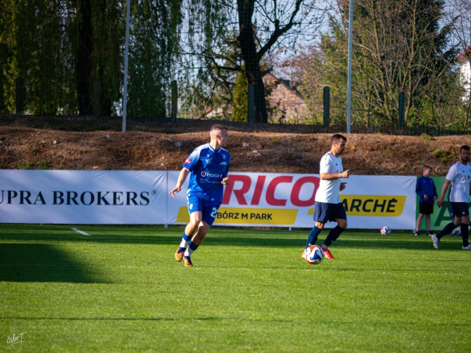Zdjęcie w galerii na portalu naszwodzislaw.com: Wyrównany mecz i walka do końca. Unia Racibórz dzieli punkty z Naprzodem Czyżowice [FOTO] wiadomości z regionu