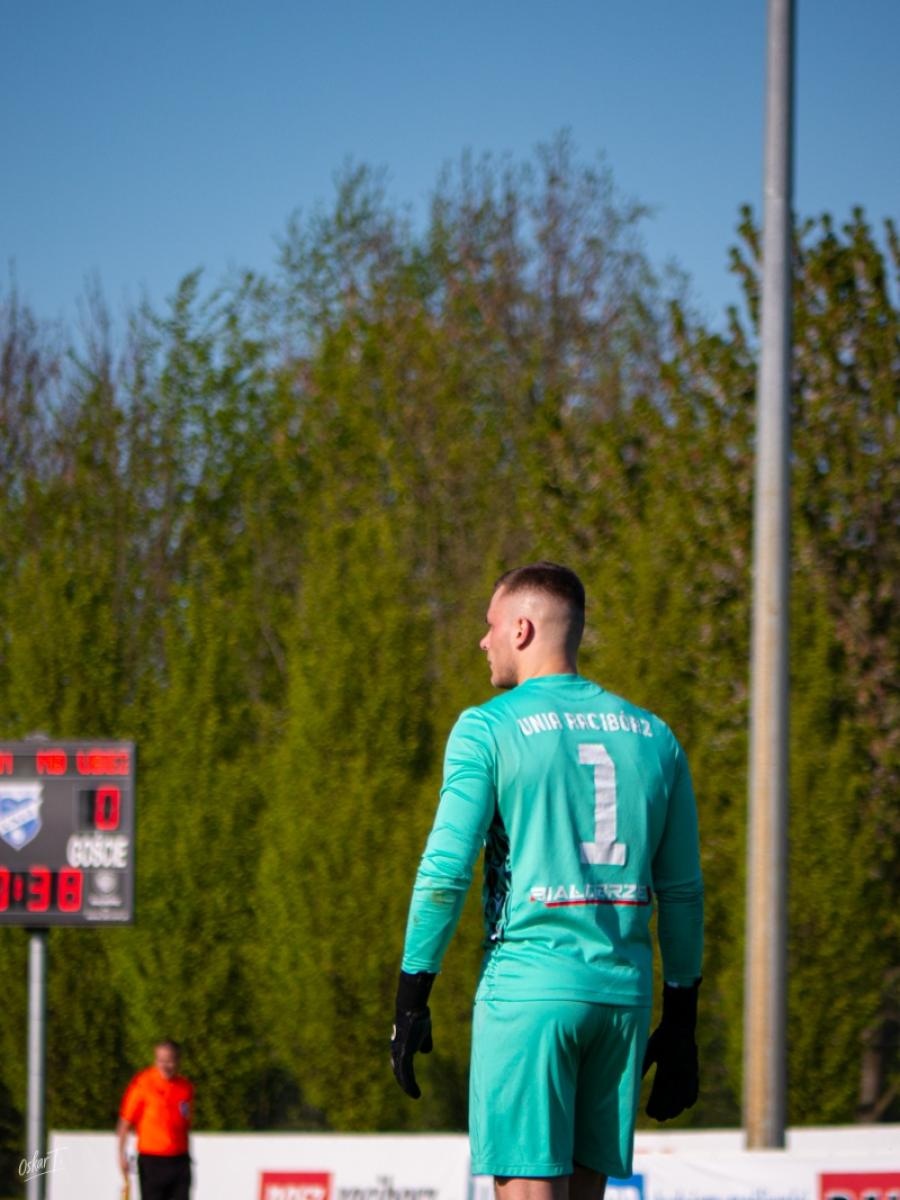 Zdjęcie w galerii na portalu naszwodzislaw.com: Wyrównany mecz i walka do końca. Unia Racibórz dzieli punkty z Naprzodem Czyżowice [FOTO] wiadomości z regionu