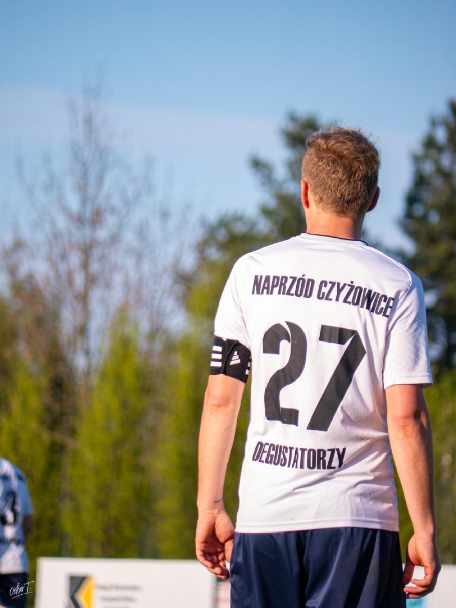 Zdjęcie w galerii na portalu naszwodzislaw.com: Wyrównany mecz i walka do końca. Unia Racibórz dzieli punkty z Naprzodem Czyżowice [FOTO] wiadomości z regionu