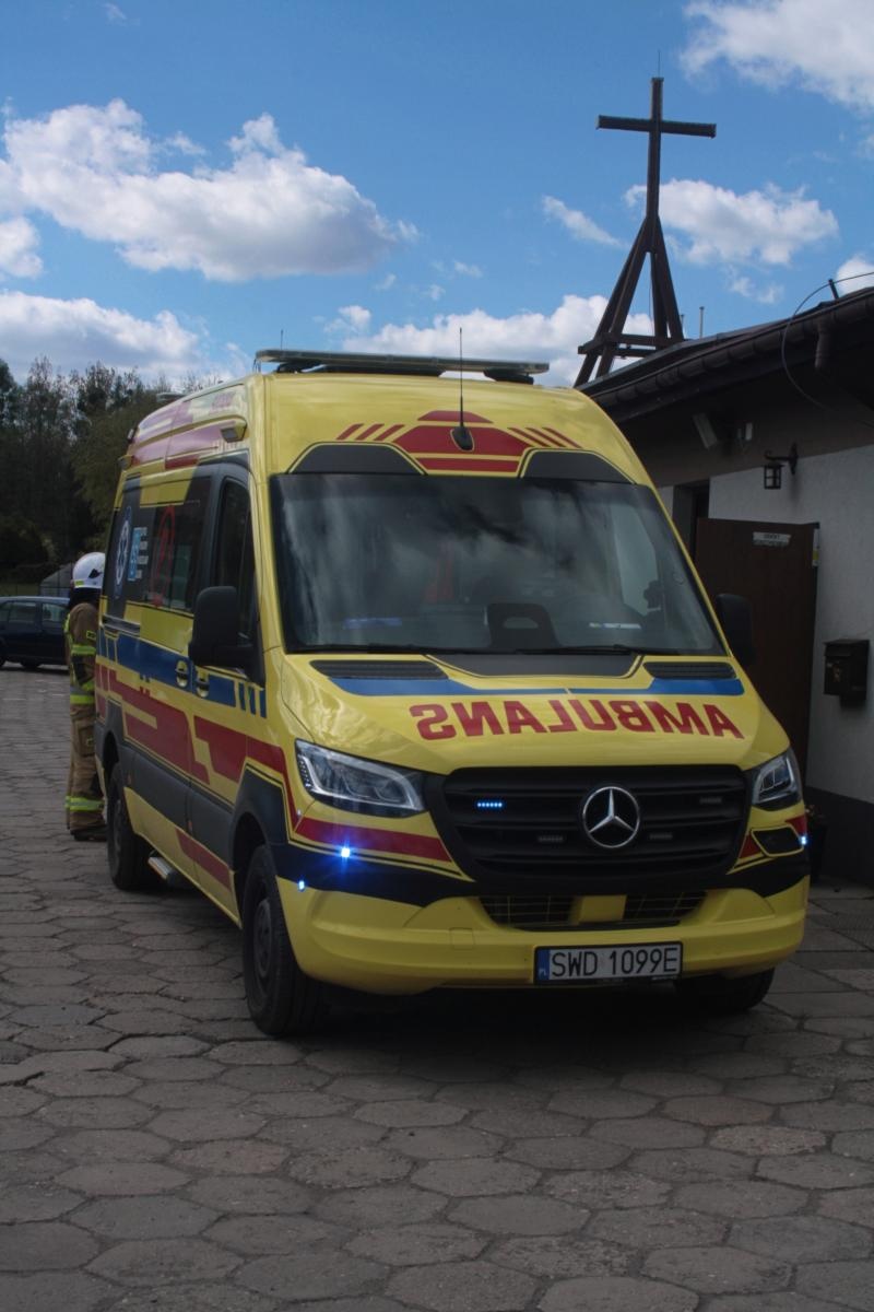 Zdjęcie w galerii na portalu naszwodzislaw.com: Dramatyczna akcja ratunkowa w Wodzisławiu Śląskim. Śmigłowiec LPR lądował przy kaplicy wiadomości z regionu