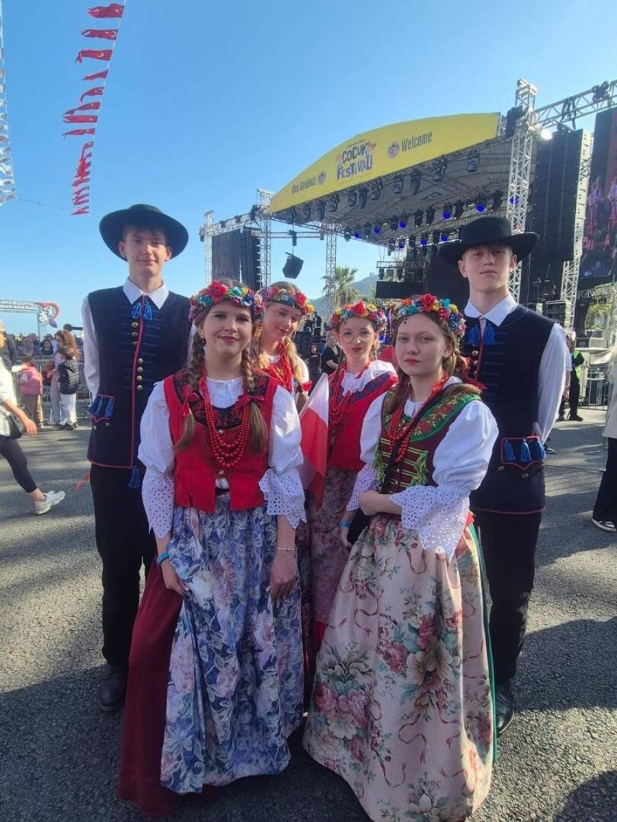 Zdjęcie w galerii na portalu naszwodzislaw.com: Uczniowie z Wodzisławia na międzynarodowej scenie. SP nr 16 znów w Turcji [FOTO] wiadomości z regionu
