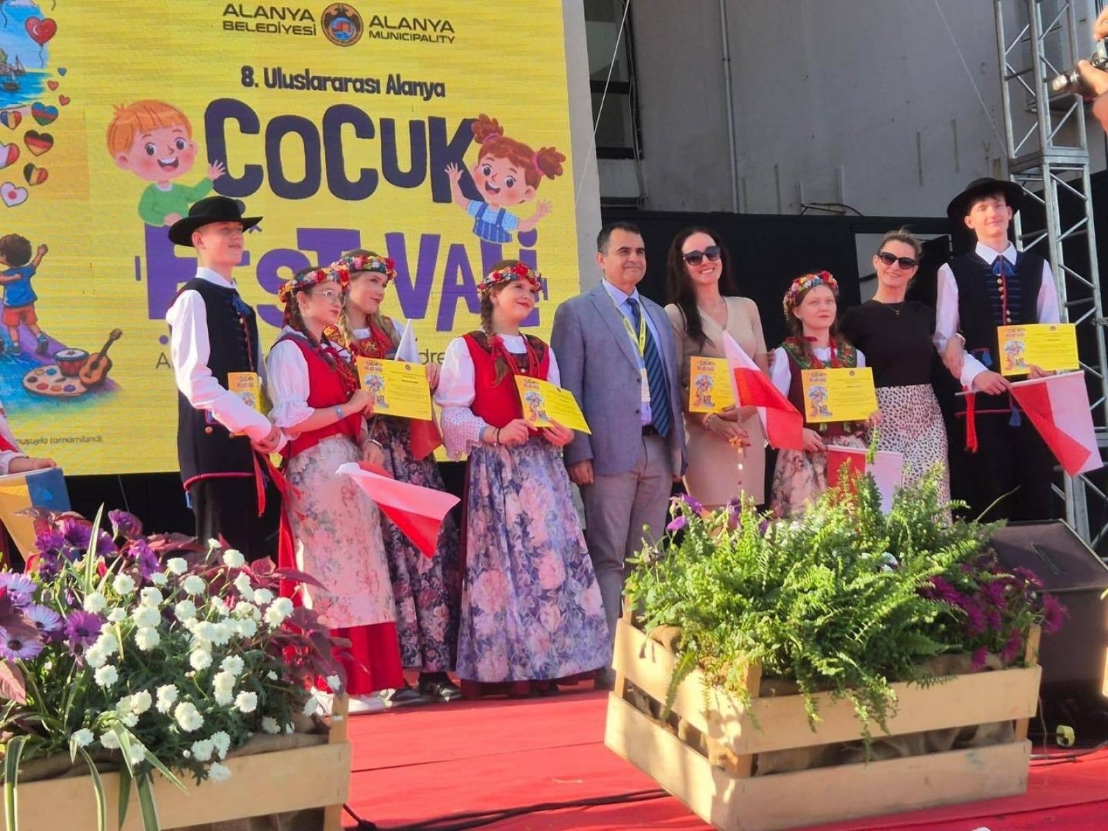 Zdjęcie w galerii na portalu naszwodzislaw.com: Uczniowie z Wodzisławia na międzynarodowej scenie. SP nr 16 znów w Turcji [FOTO] wiadomości z regionu