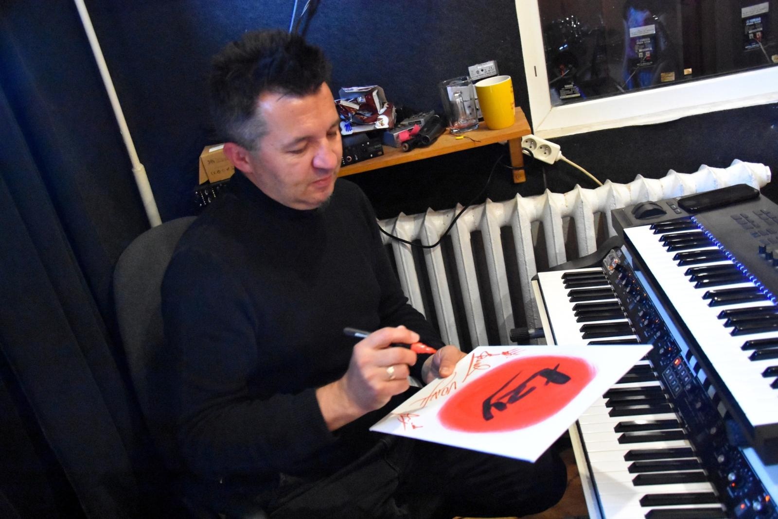 Zdjęcie w galerii na portalu naszwodzislaw.com: Spełnione marzenie 10-latki. Zespół Łzy zaprosił Weronikę na wyjątkową lekcję [FOTO] wiadomości z regionu