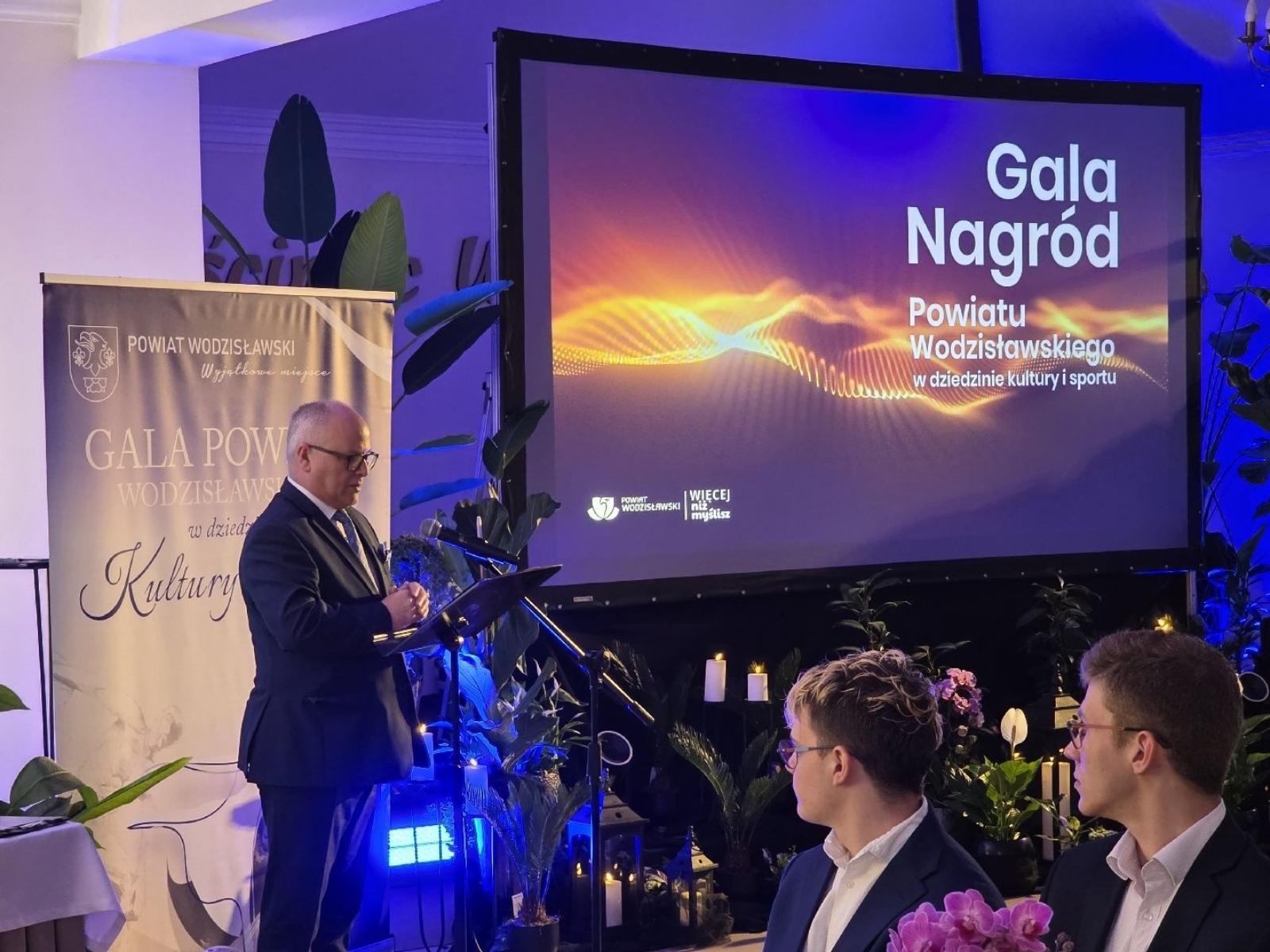 Zdjęcie w galerii na portalu naszwodzislaw.com: Najlepsi z najlepszych nagrodzeni. Gala Powiatu Wodzisławskiego 2026 za nami [FOTO] wiadomości z regionu