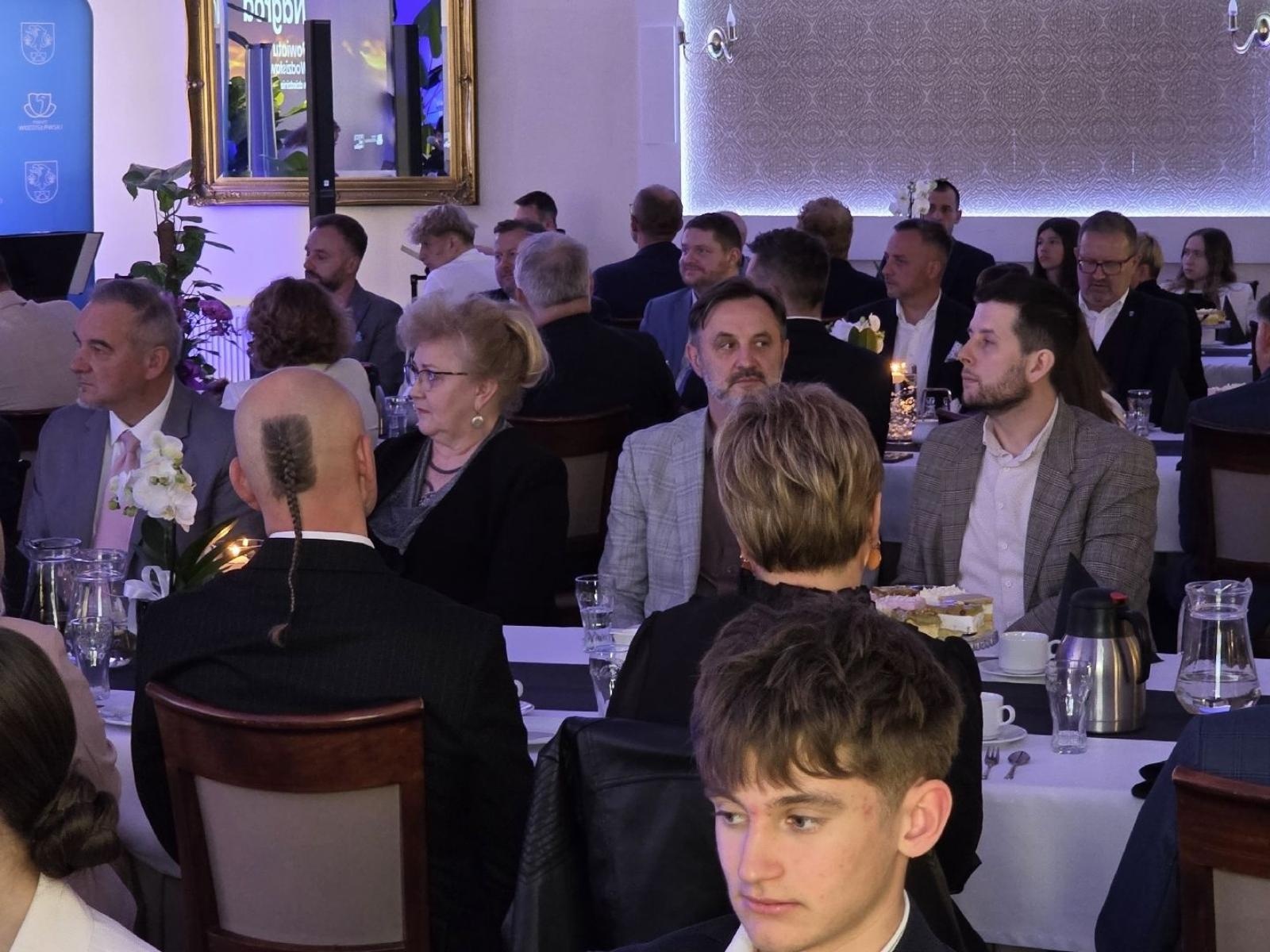 Zdjęcie w galerii na portalu naszwodzislaw.com: Najlepsi z najlepszych nagrodzeni. Gala Powiatu Wodzisławskiego 2026 za nami [FOTO] wiadomości z regionu
