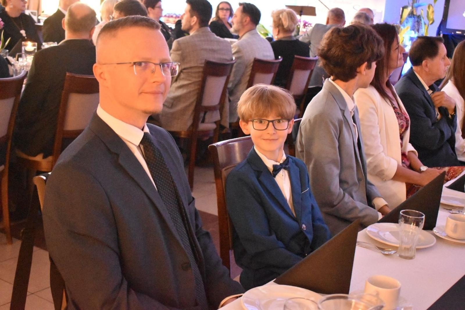 Zdjęcie w galerii na portalu naszwodzislaw.com: Najlepsi z najlepszych nagrodzeni. Gala Powiatu Wodzisławskiego 2026 za nami [FOTO] wiadomości z regionu