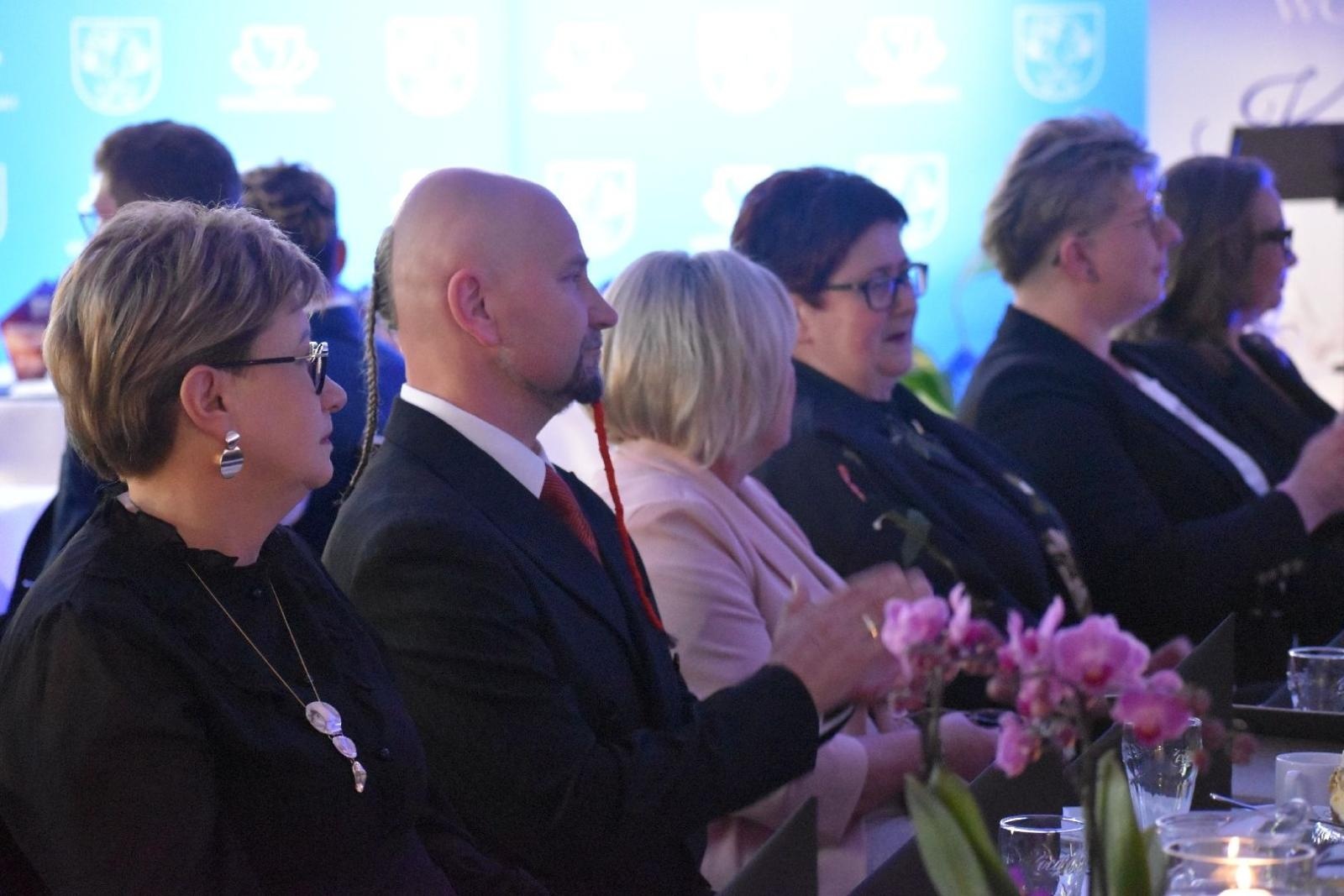 Zdjęcie w galerii na portalu naszwodzislaw.com: Najlepsi z najlepszych nagrodzeni. Gala Powiatu Wodzisławskiego 2026 za nami [FOTO] wiadomości z regionu