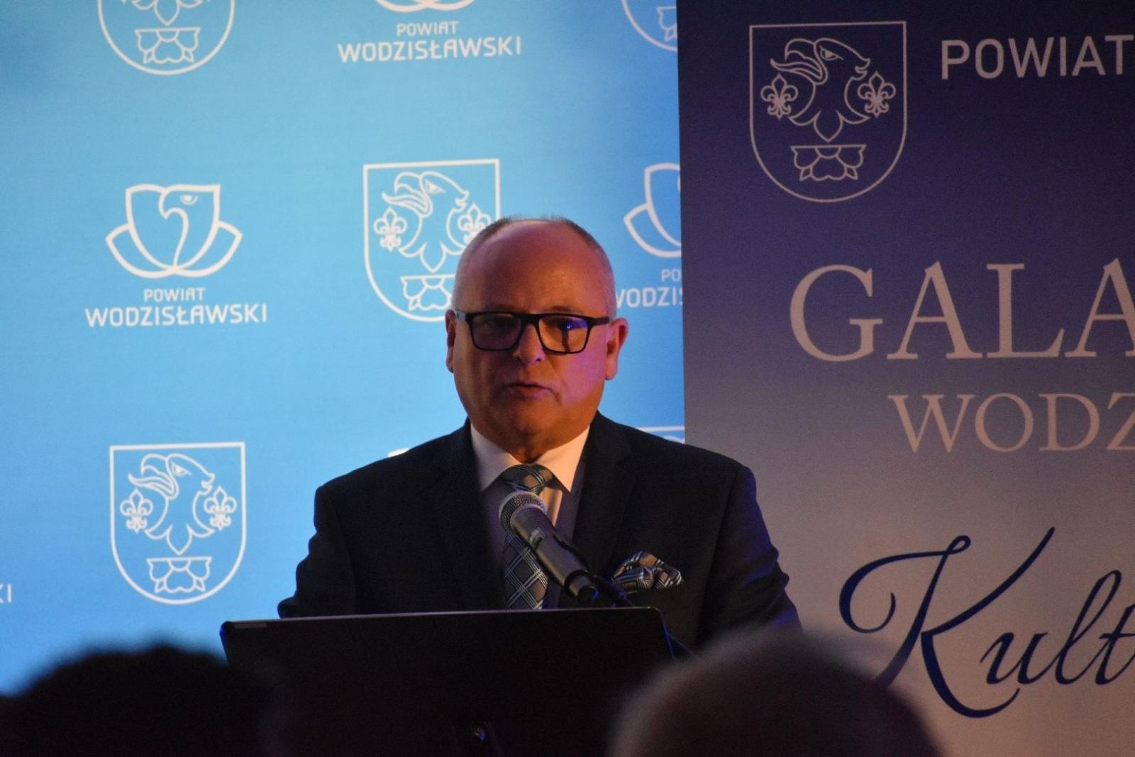 Zdjęcie w galerii na portalu naszwodzislaw.com: Najlepsi z najlepszych nagrodzeni. Gala Powiatu Wodzisławskiego 2026 za nami [FOTO] wiadomości z regionu