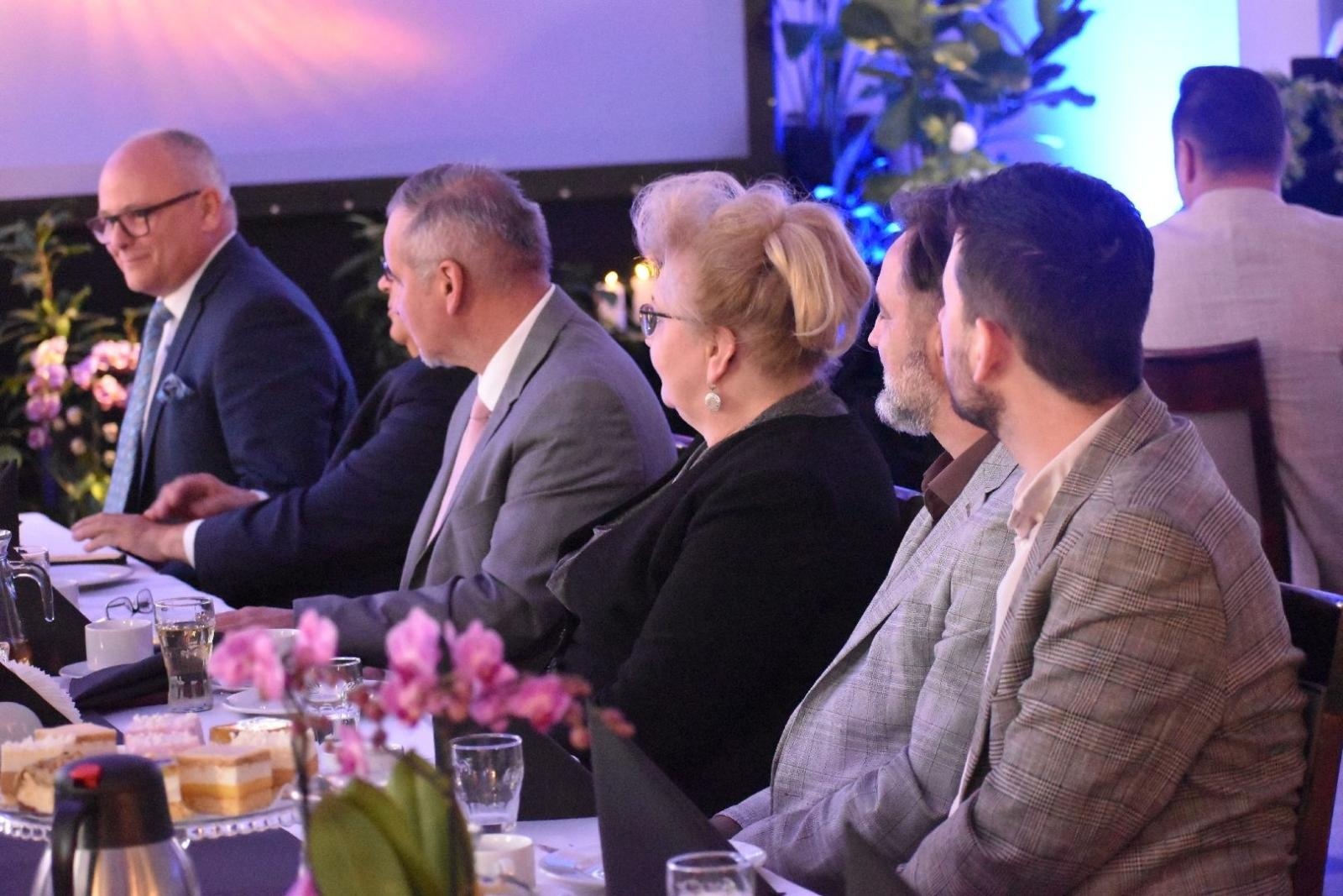 Zdjęcie w galerii na portalu naszwodzislaw.com: Najlepsi z najlepszych nagrodzeni. Gala Powiatu Wodzisławskiego 2026 za nami [FOTO] wiadomości z regionu