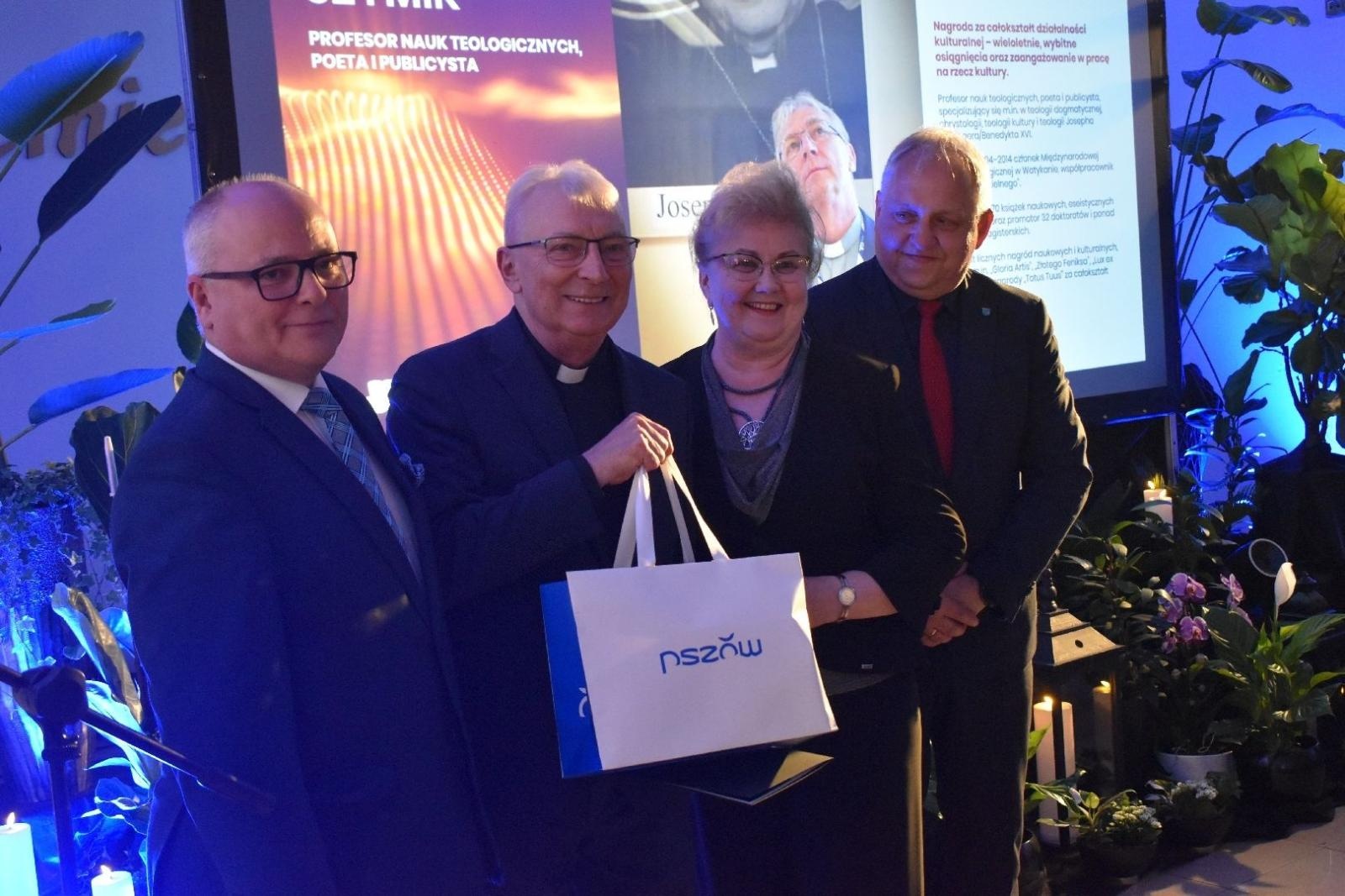 Zdjęcie w galerii na portalu naszwodzislaw.com: Najlepsi z najlepszych nagrodzeni. Gala Powiatu Wodzisławskiego 2026 za nami [FOTO] wiadomości z regionu