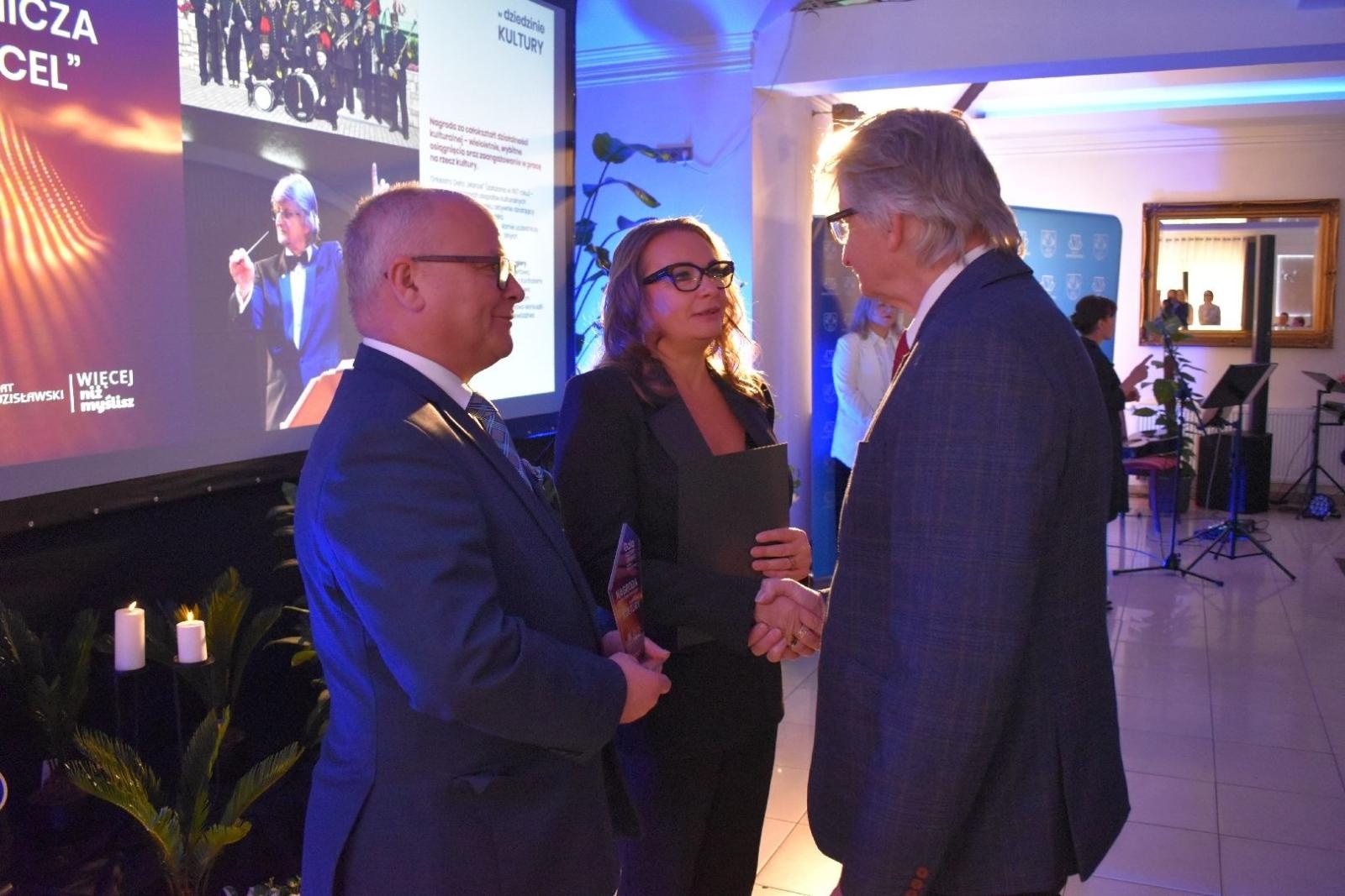 Zdjęcie w galerii na portalu naszwodzislaw.com: Najlepsi z najlepszych nagrodzeni. Gala Powiatu Wodzisławskiego 2026 za nami [FOTO] wiadomości z regionu