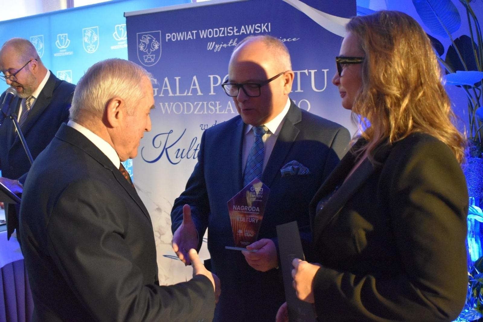 Zdjęcie w galerii na portalu naszwodzislaw.com: Najlepsi z najlepszych nagrodzeni. Gala Powiatu Wodzisławskiego 2026 za nami [FOTO] wiadomości z regionu