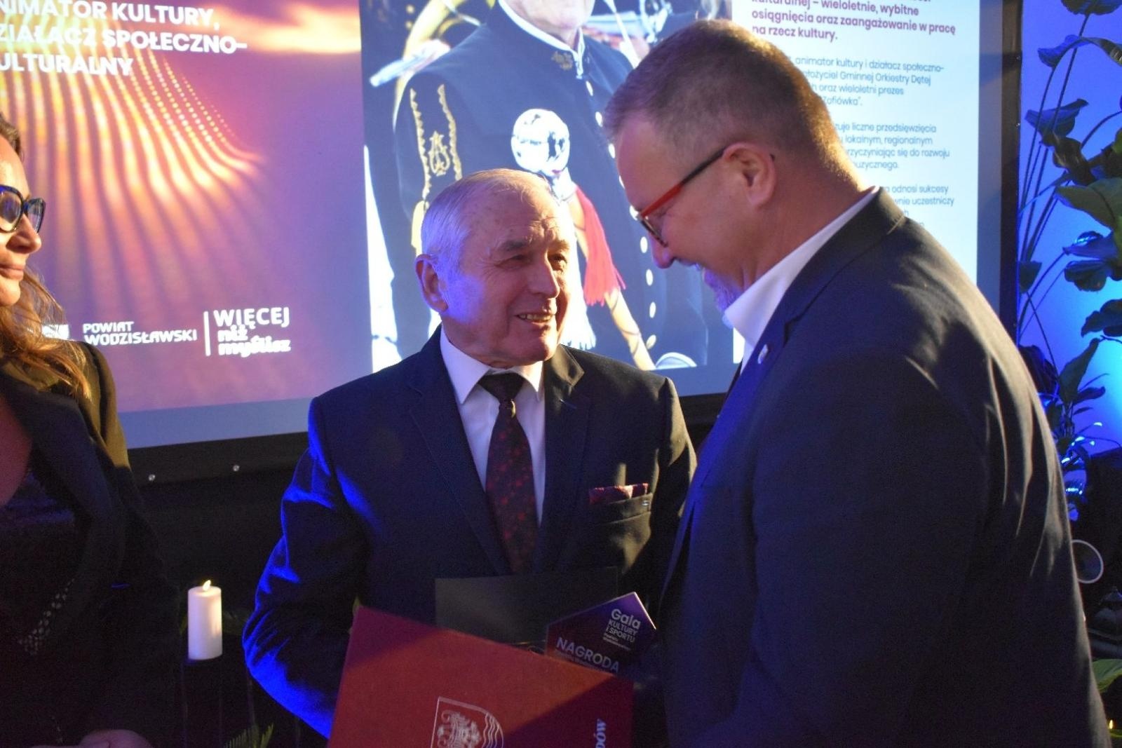 Zdjęcie w galerii na portalu naszwodzislaw.com: Najlepsi z najlepszych nagrodzeni. Gala Powiatu Wodzisławskiego 2026 za nami [FOTO] wiadomości z regionu