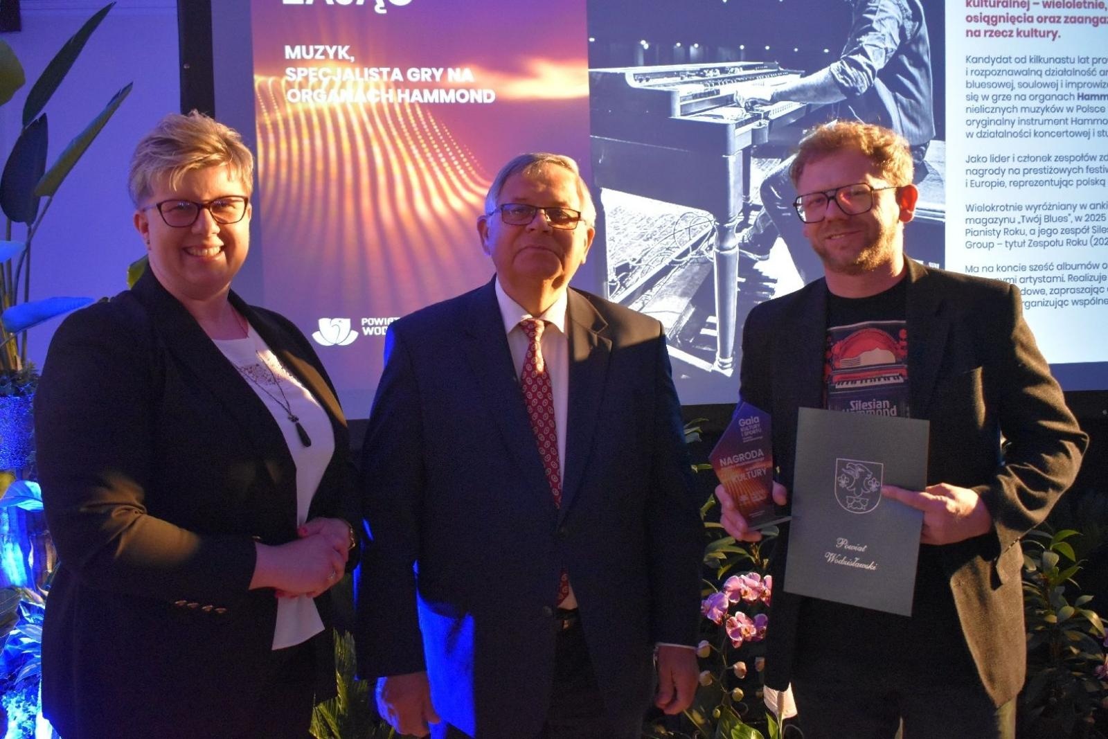 Zdjęcie w galerii na portalu naszwodzislaw.com: Najlepsi z najlepszych nagrodzeni. Gala Powiatu Wodzisławskiego 2026 za nami [FOTO] wiadomości z regionu