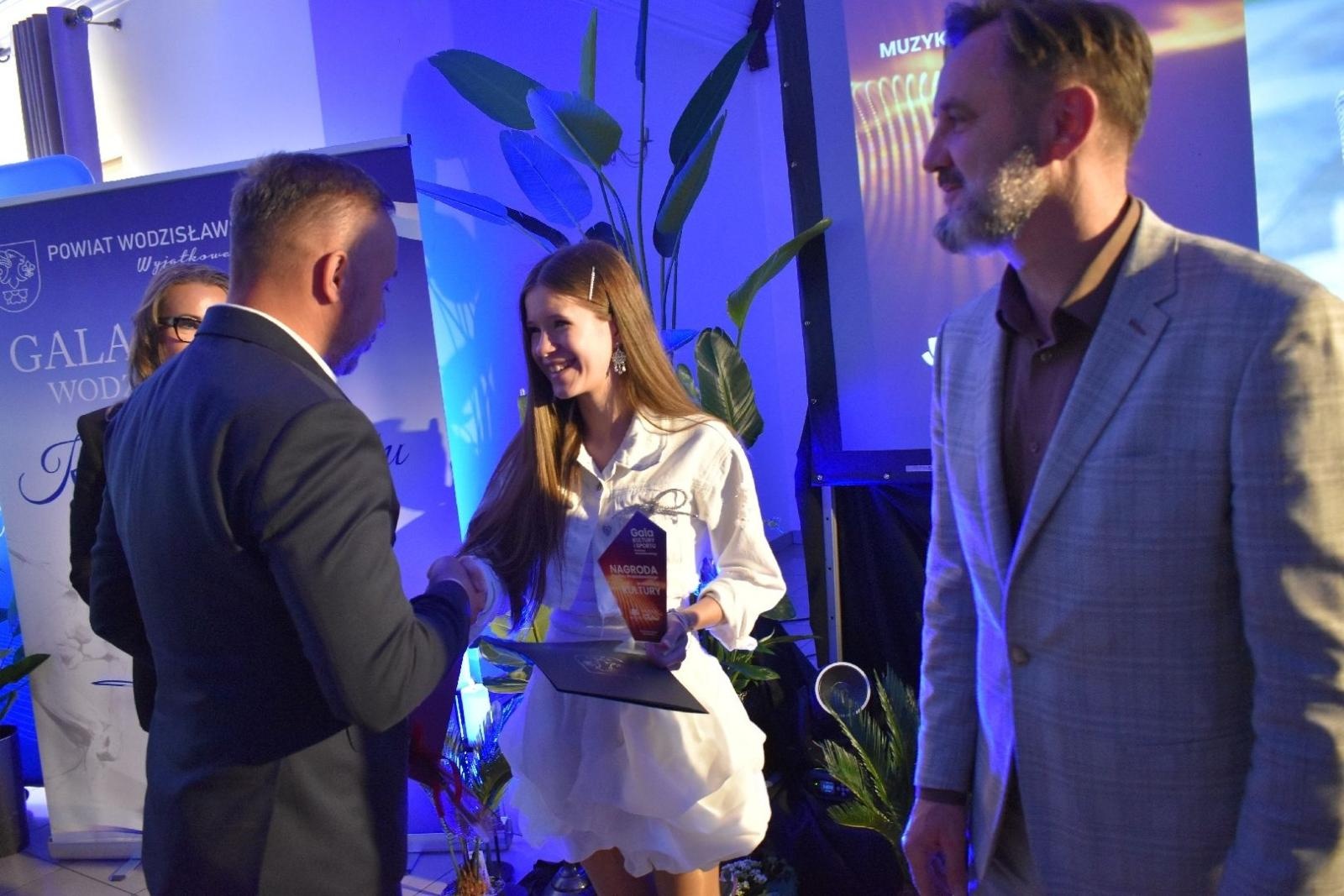 Zdjęcie w galerii na portalu naszwodzislaw.com: Najlepsi z najlepszych nagrodzeni. Gala Powiatu Wodzisławskiego 2026 za nami [FOTO] wiadomości z regionu