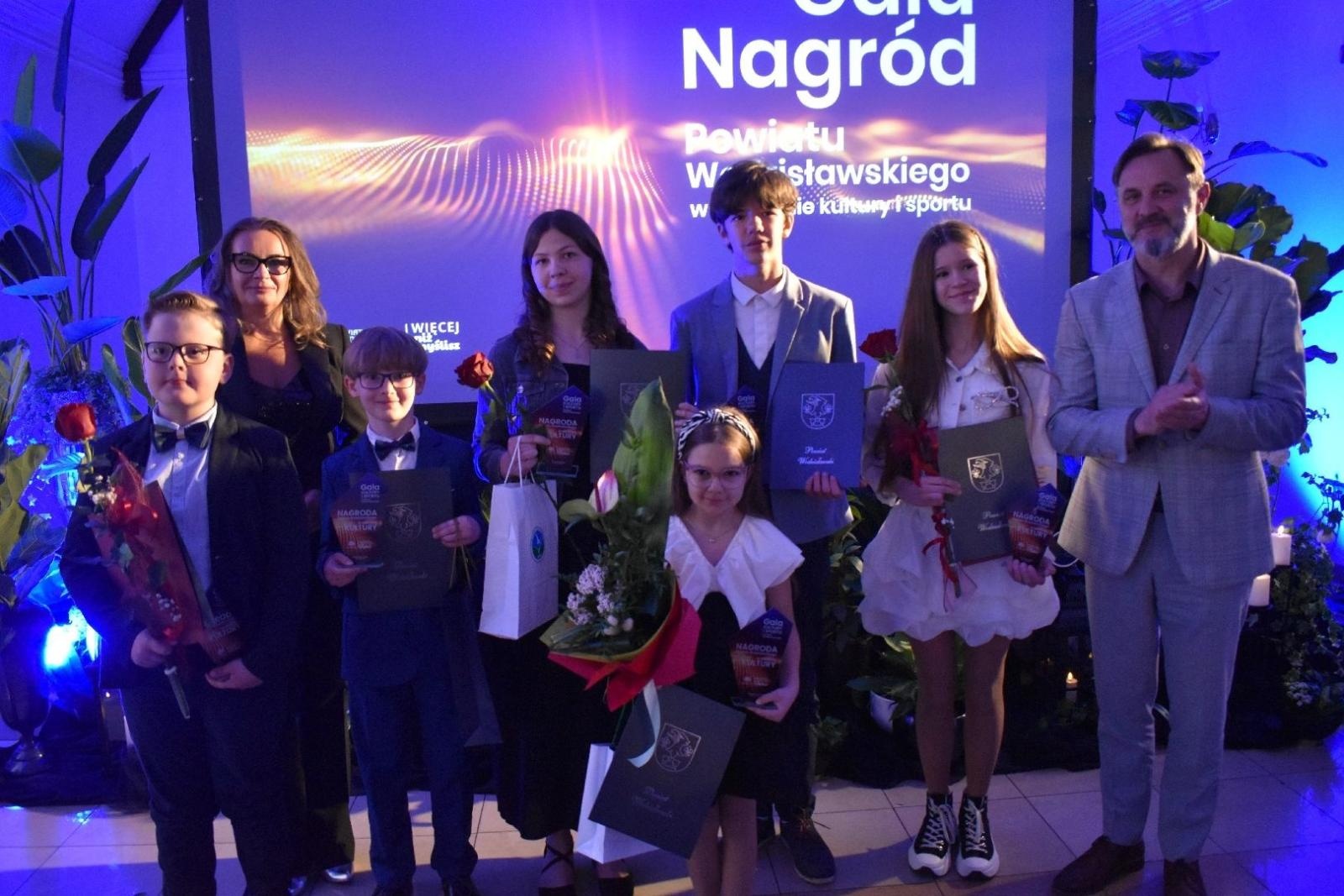 Zdjęcie w galerii na portalu naszwodzislaw.com: Najlepsi z najlepszych nagrodzeni. Gala Powiatu Wodzisławskiego 2026 za nami [FOTO] wiadomości z regionu